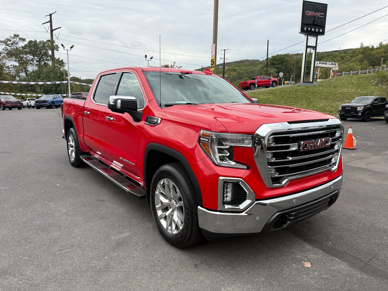 2021 GMC Sierra 1500 SLT - Photo 7
