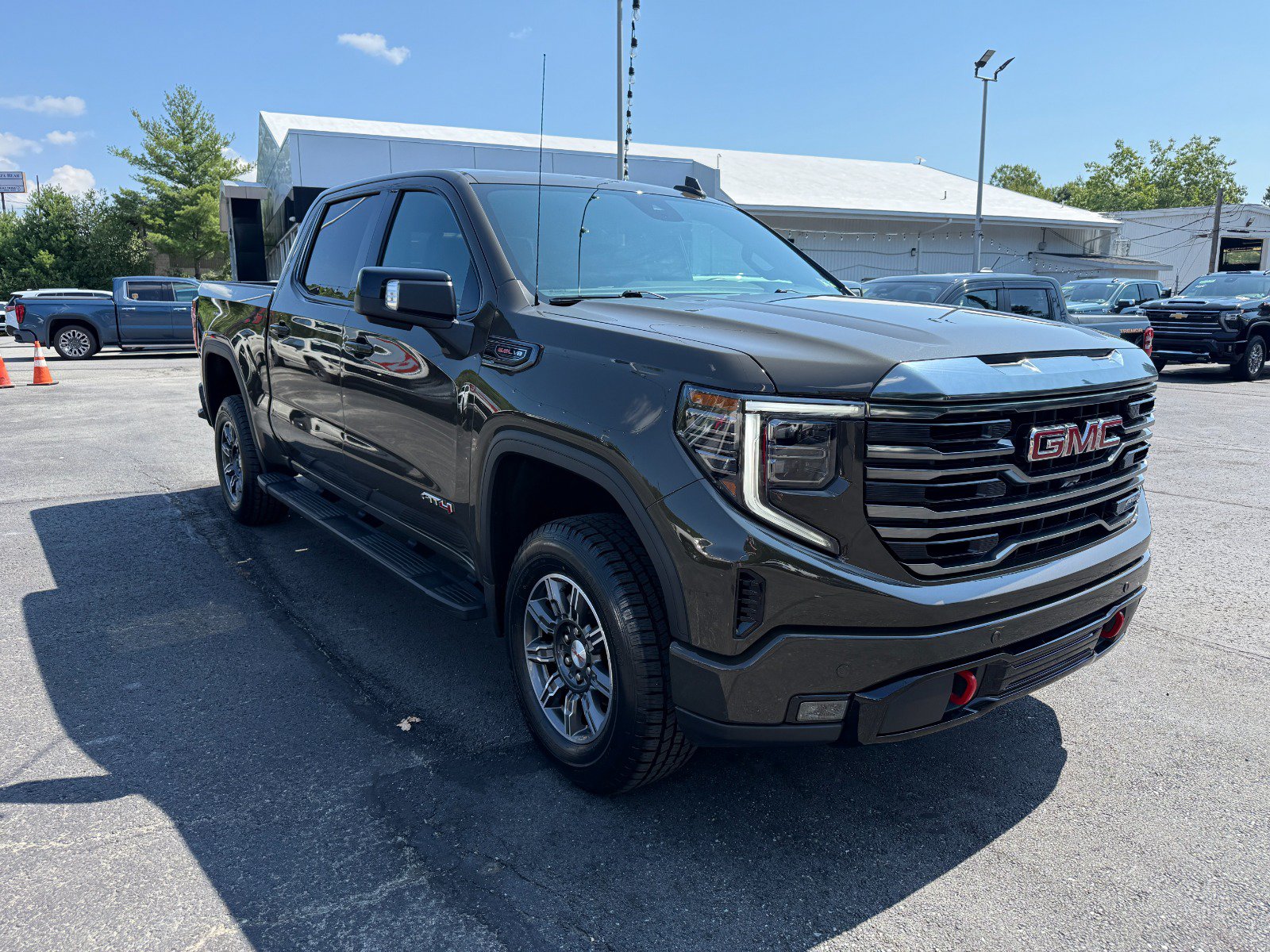 2024 GMC Sierra 1500 AT4 - Photo 7