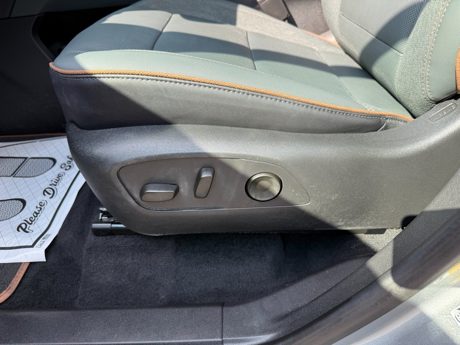 2025 GMC Acadia AT4 - Photo 26