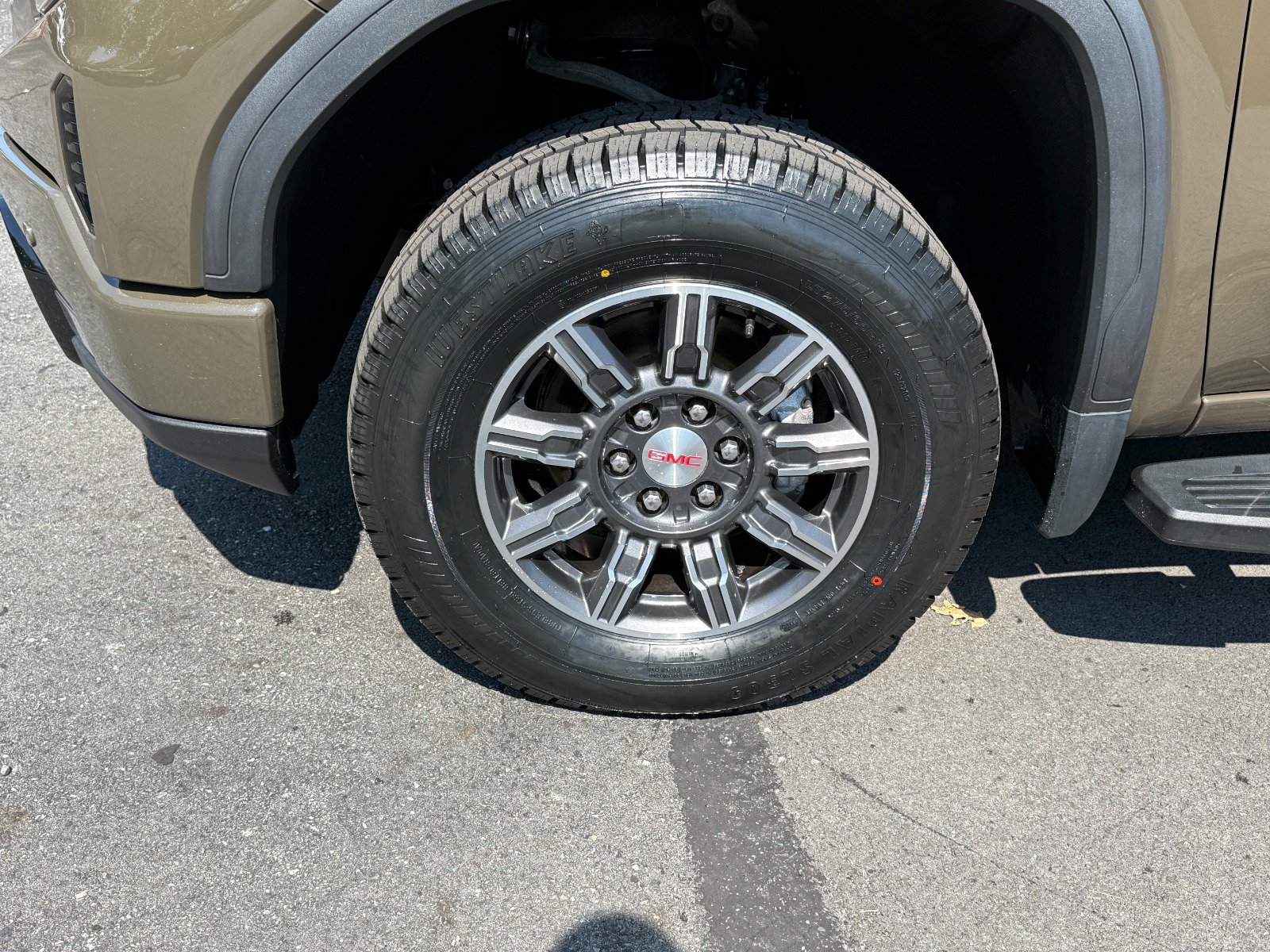 2024 GMC Sierra 1500 AT4 - Photo 9