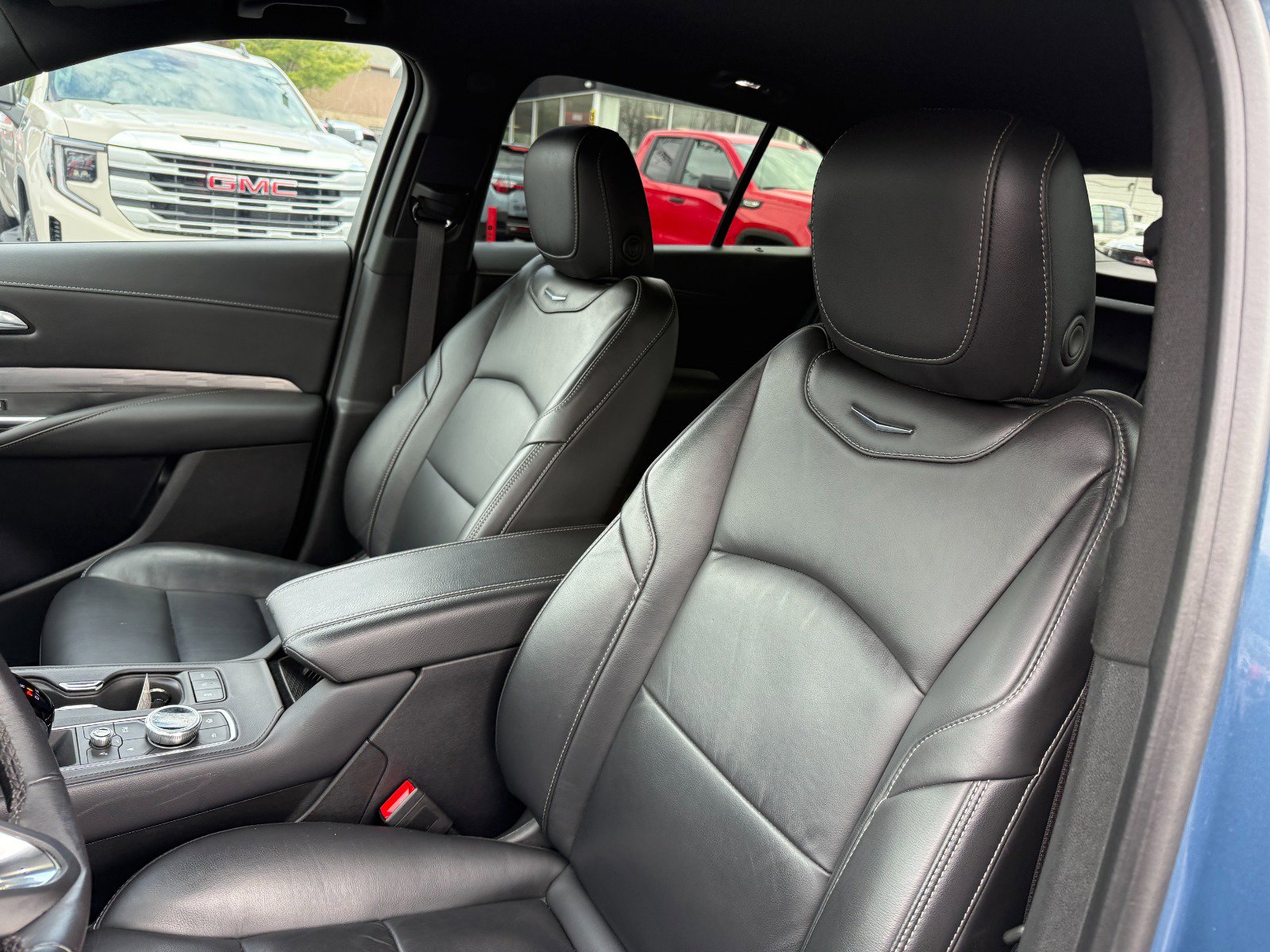 2024 Cadillac XT4 Premium Luxury - Photo 14