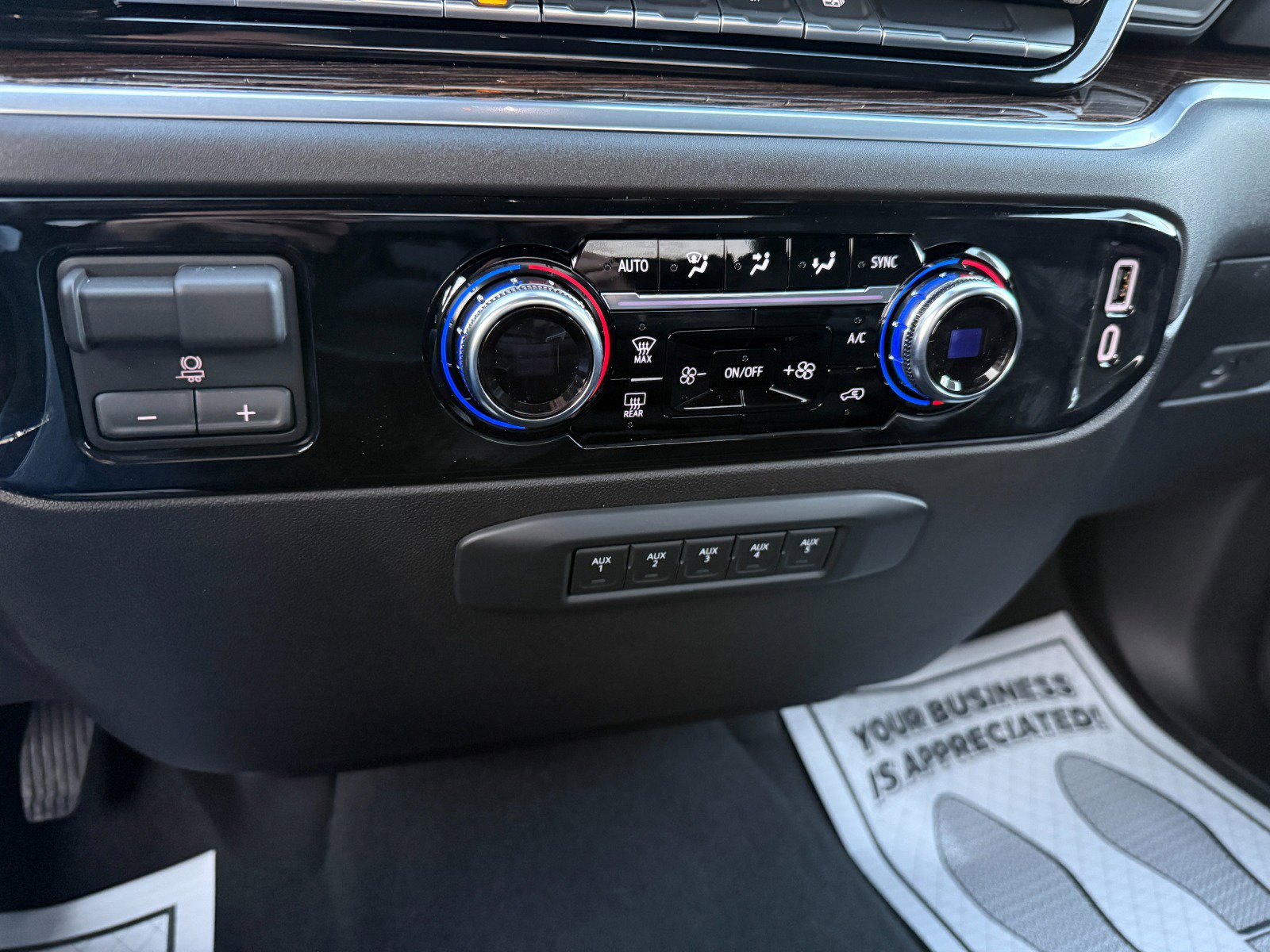 2026 GMC Sierra 3500HD SLE - Photo 27