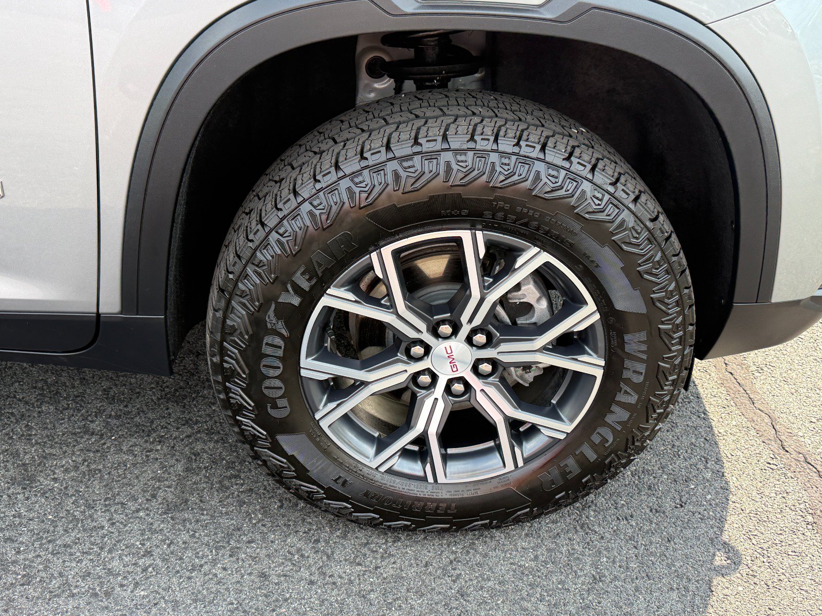 2025 GMC Acadia AT4 - Photo 12