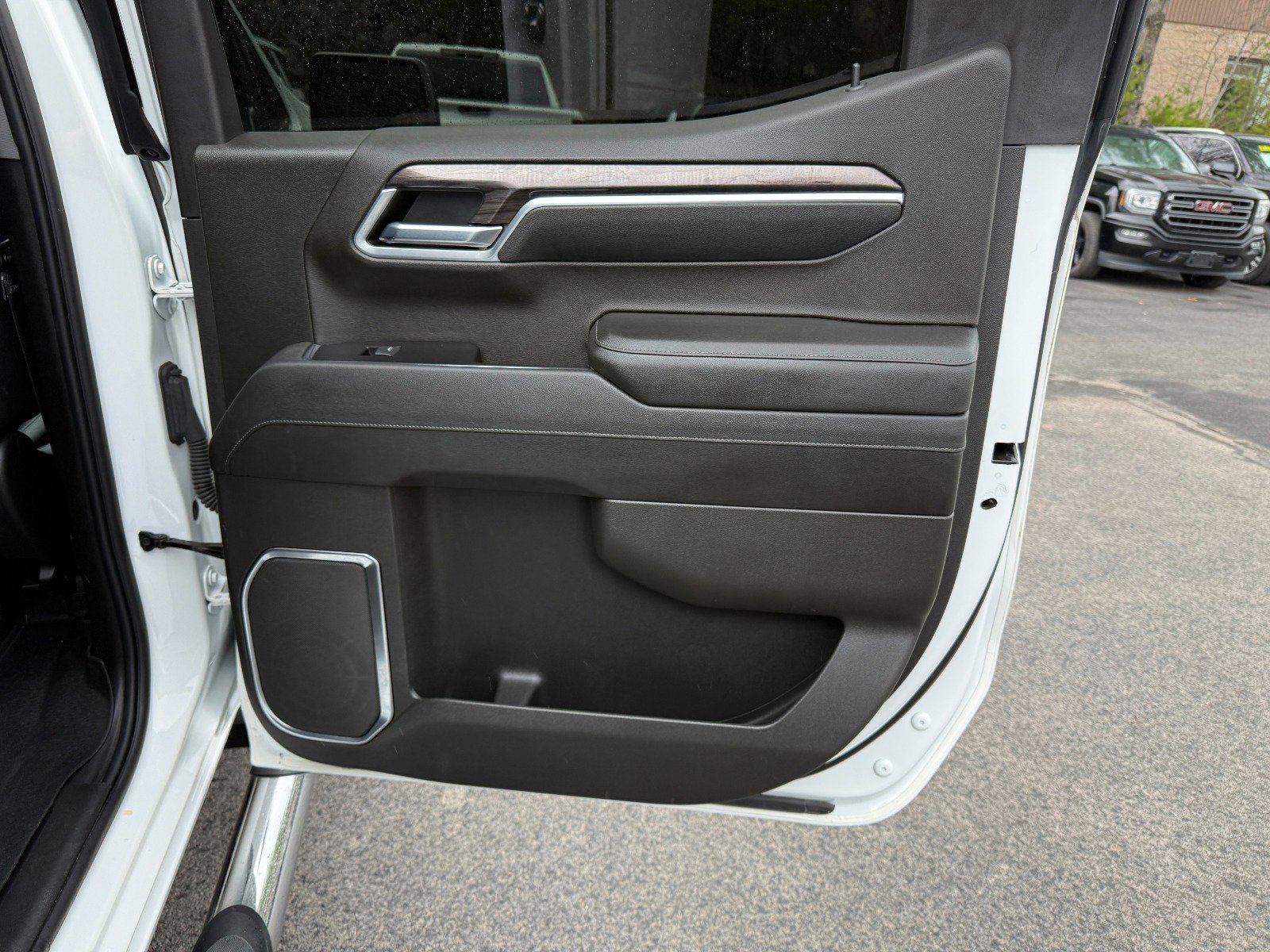 2022 Chevrolet Silverado 1500 LTZ - Photo 21