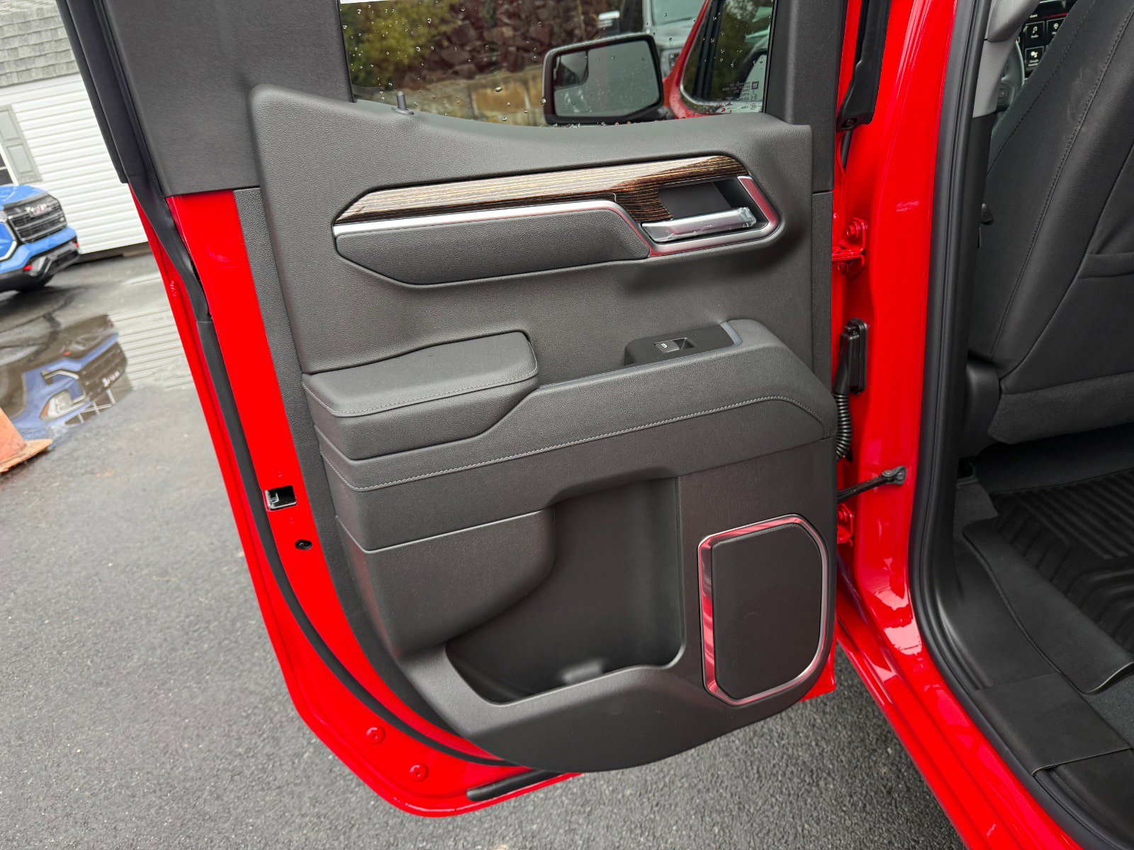 2026 GMC Sierra 1500 SLE - Photo 17