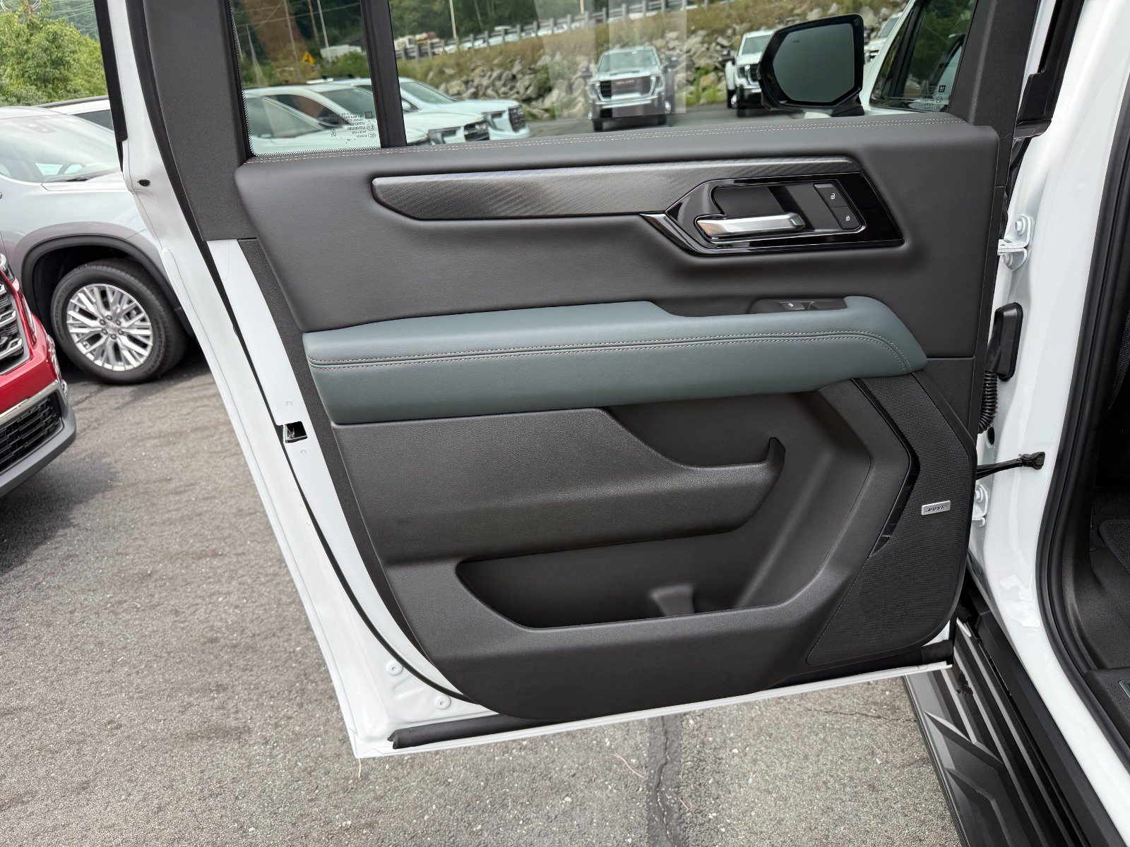 2026 GMC Yukon XL AT4 - Photo 18