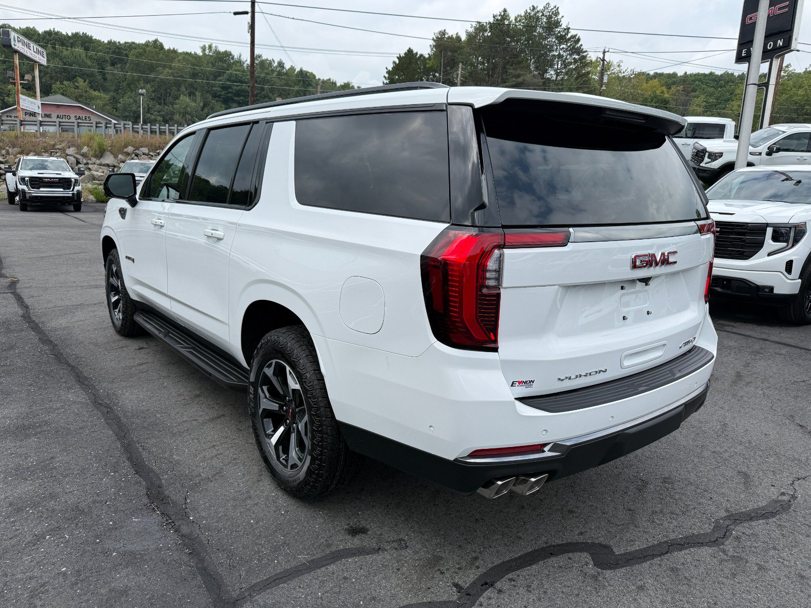 2026 GMC Yukon XL AT4 - Photo 3