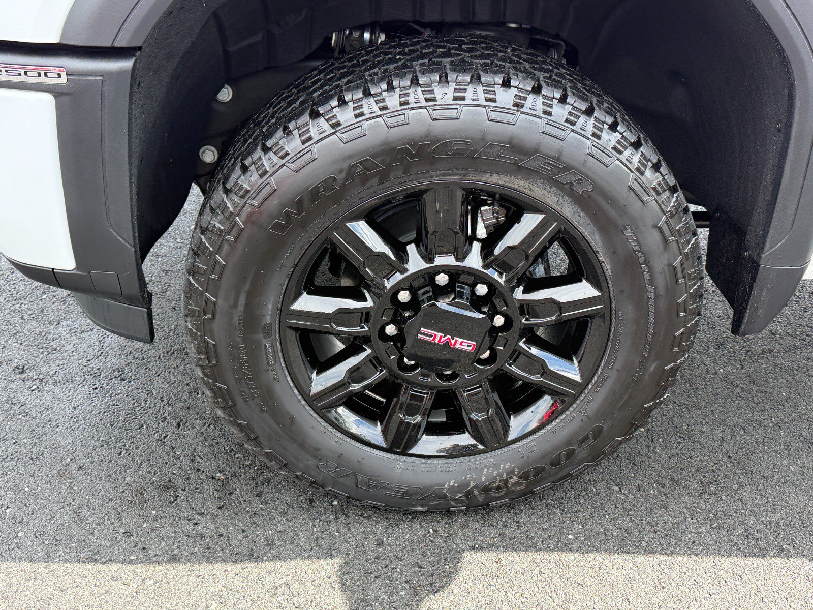 2026 GMC Sierra 2500HD AT4 - Photo 9