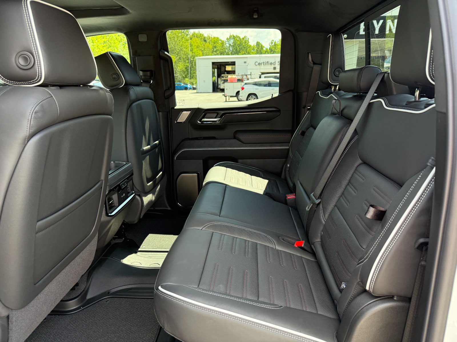 2026 GMC Sierra 1500 AT4X - Photo 17