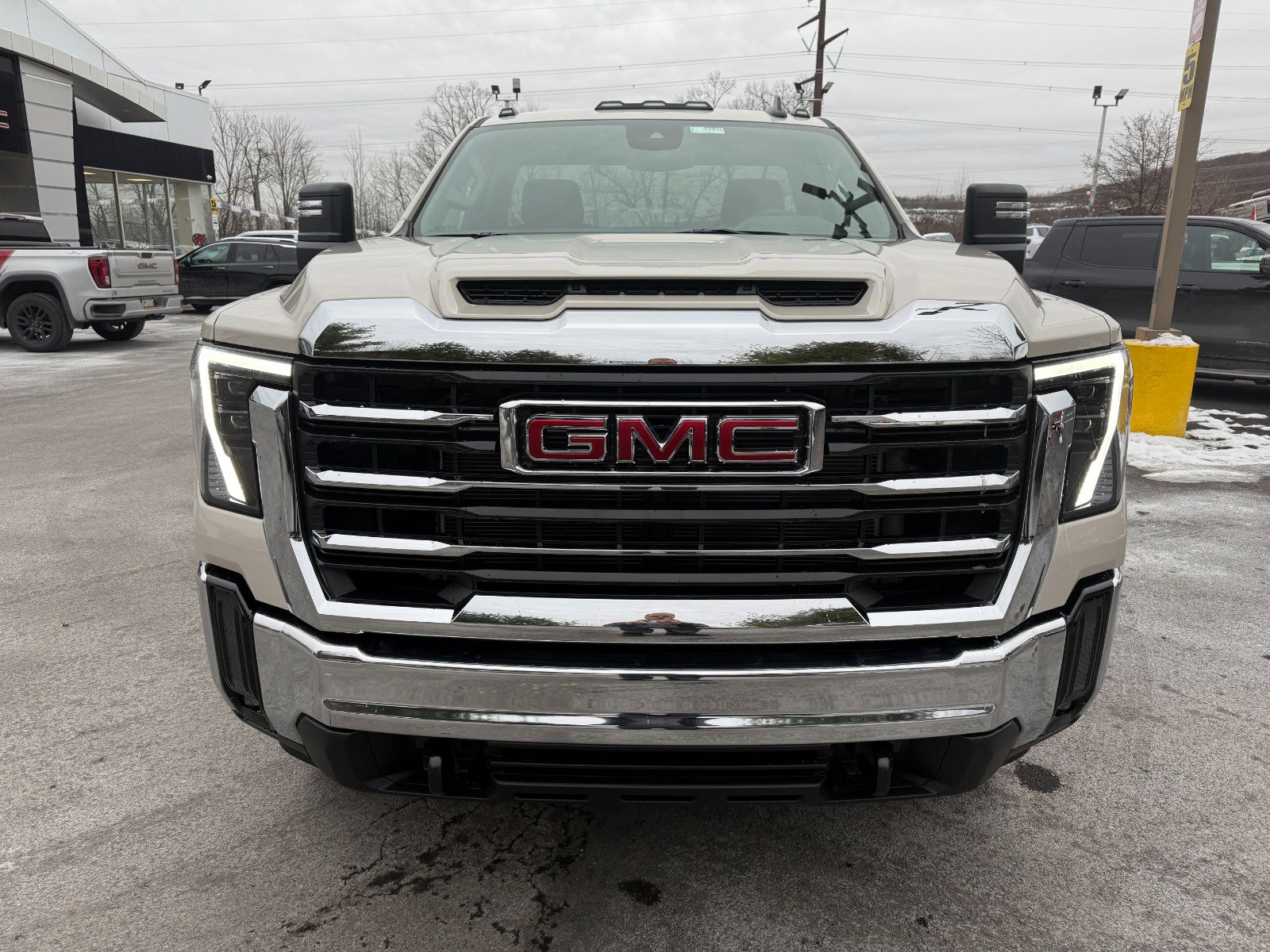 2026 GMC Sierra 3500HD SLE - Photo 8