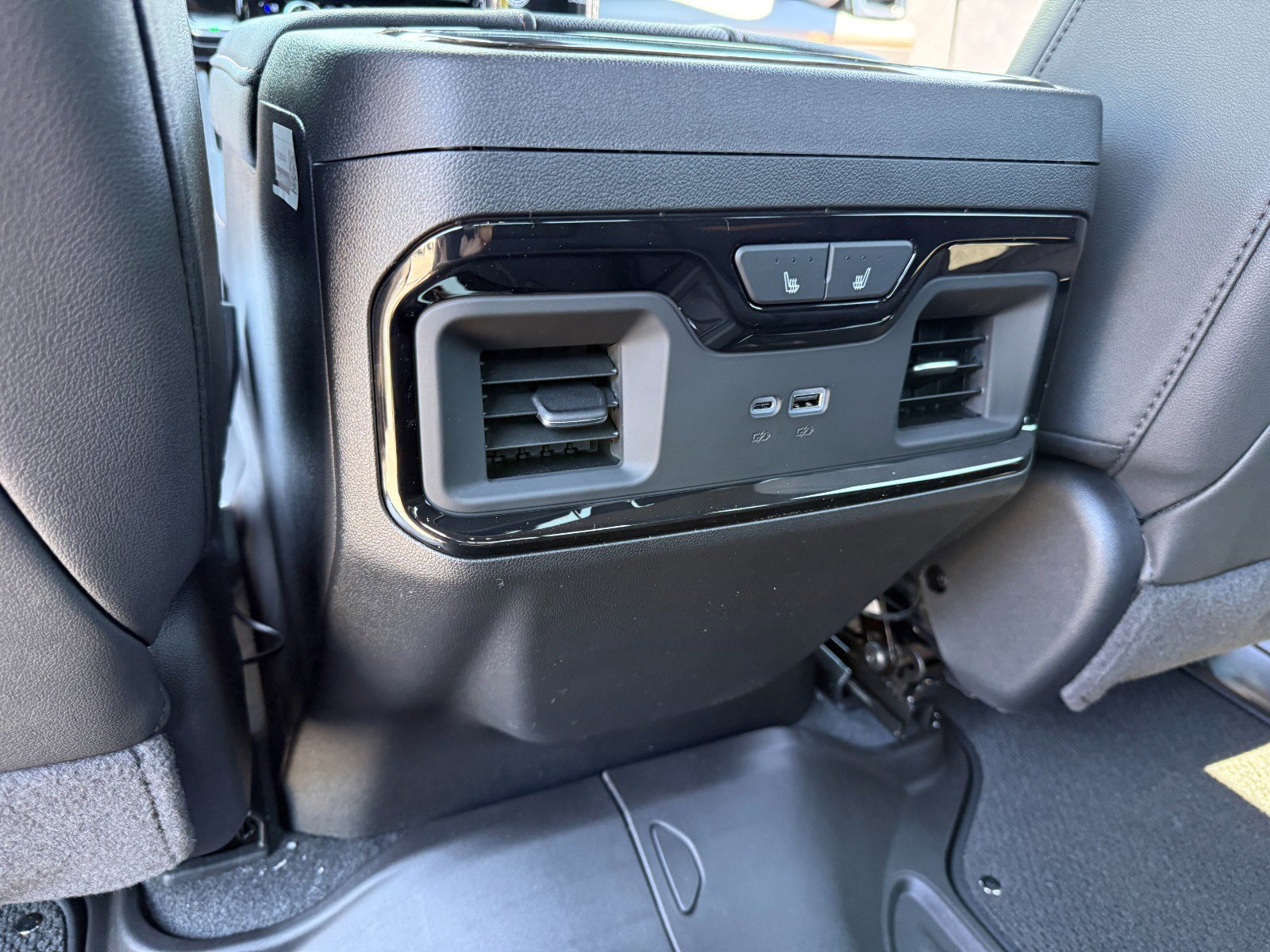 2026 GMC Sierra 2500HD AT4 - Photo 17