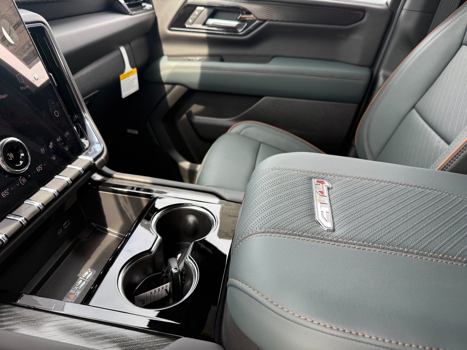 2026 GMC Yukon XL AT4 - Photo 35