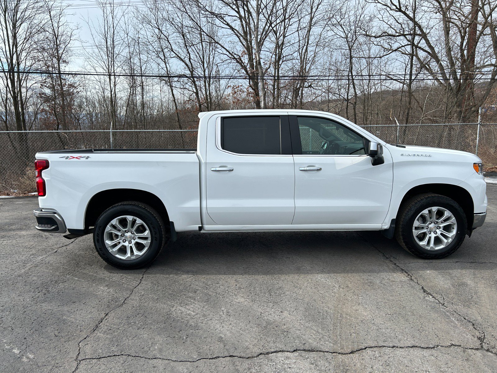 2023 Chevrolet Silverado 1500 LTZ - Photo 6
