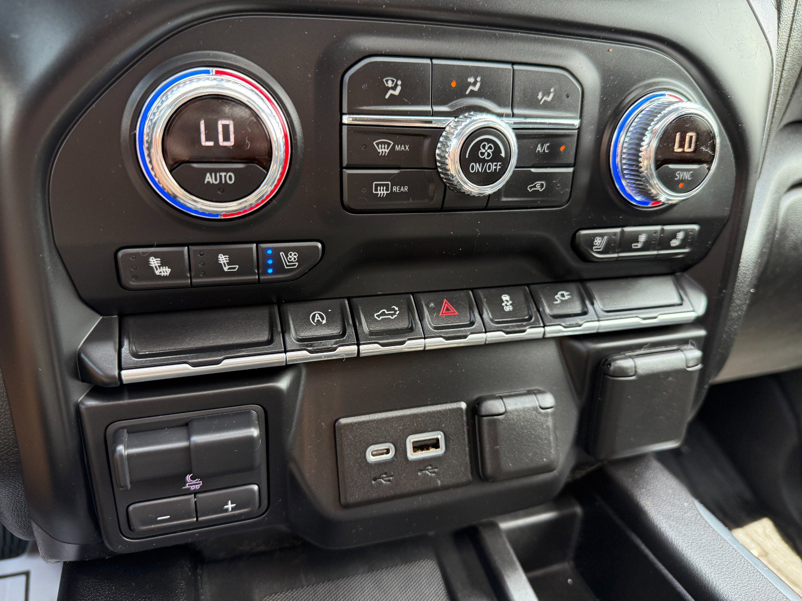 2019 GMC Sierra 1500 SLT - Photo 39