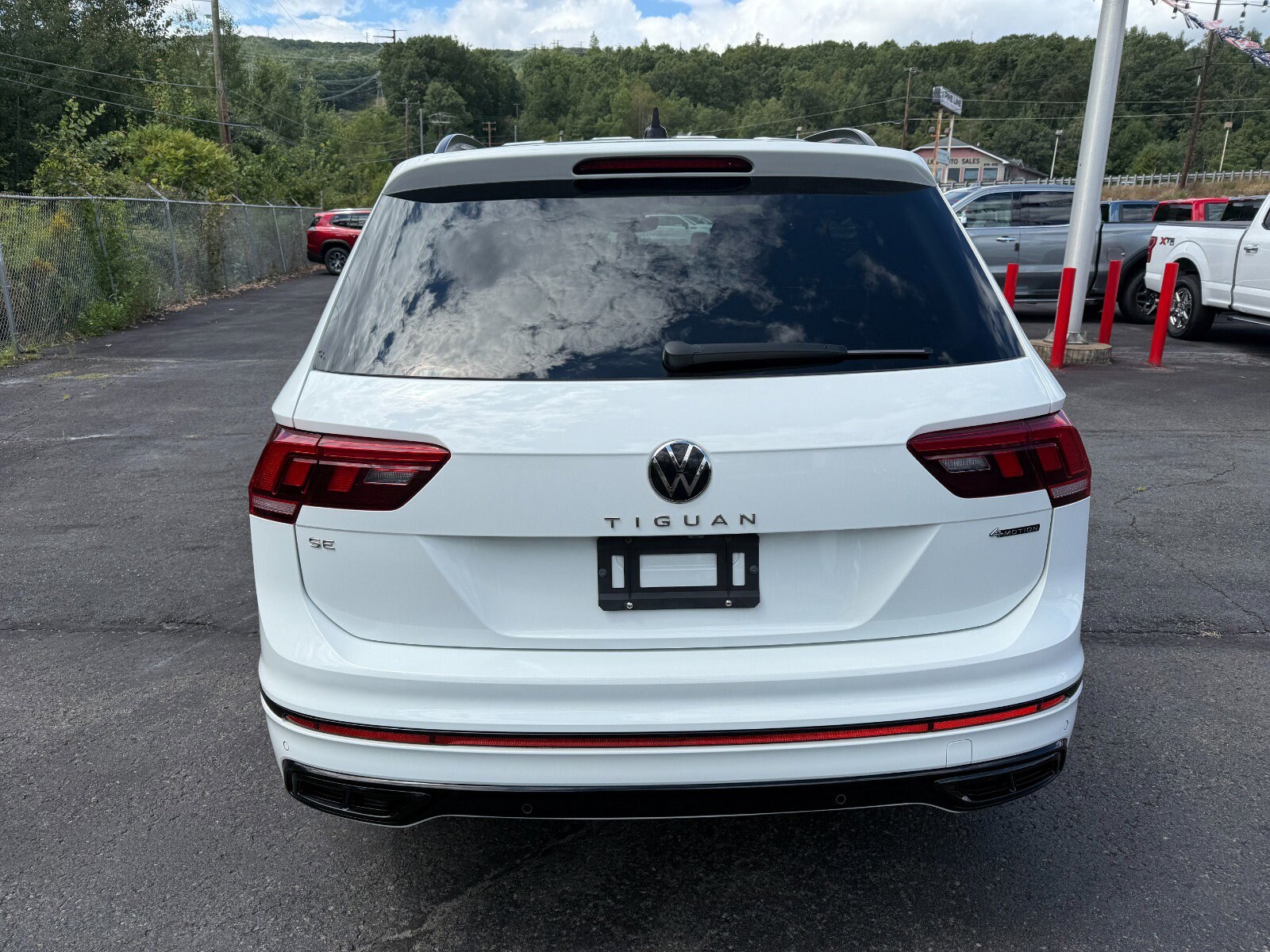 2022 Volkswagen Tiguan SE R-Line Black photo 3