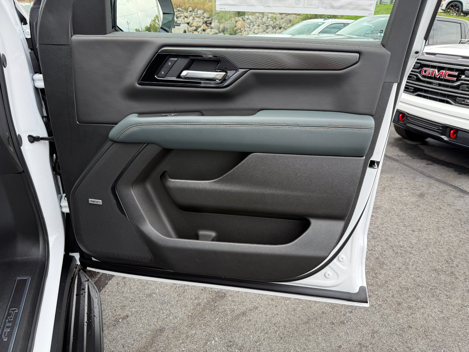 2026 GMC Yukon XL AT4 - Photo 25