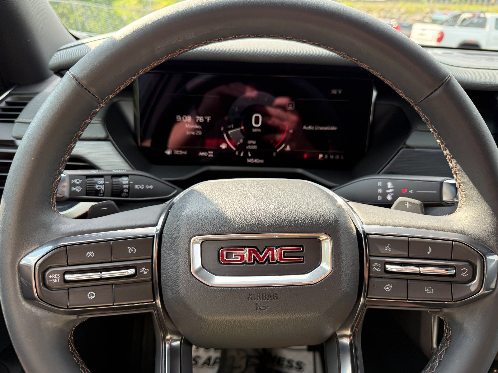 2025 GMC Acadia AT4 - Photo 28