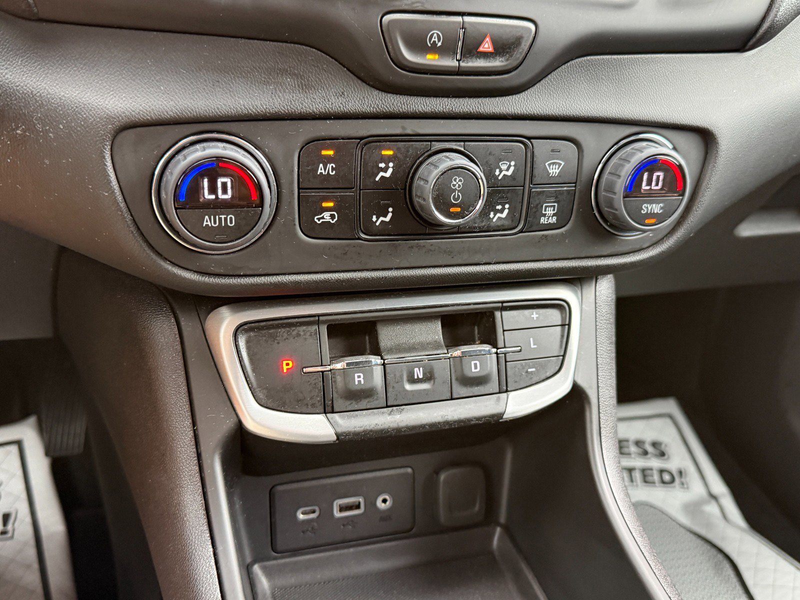 2024 GMC Terrain SLE - Photo 33