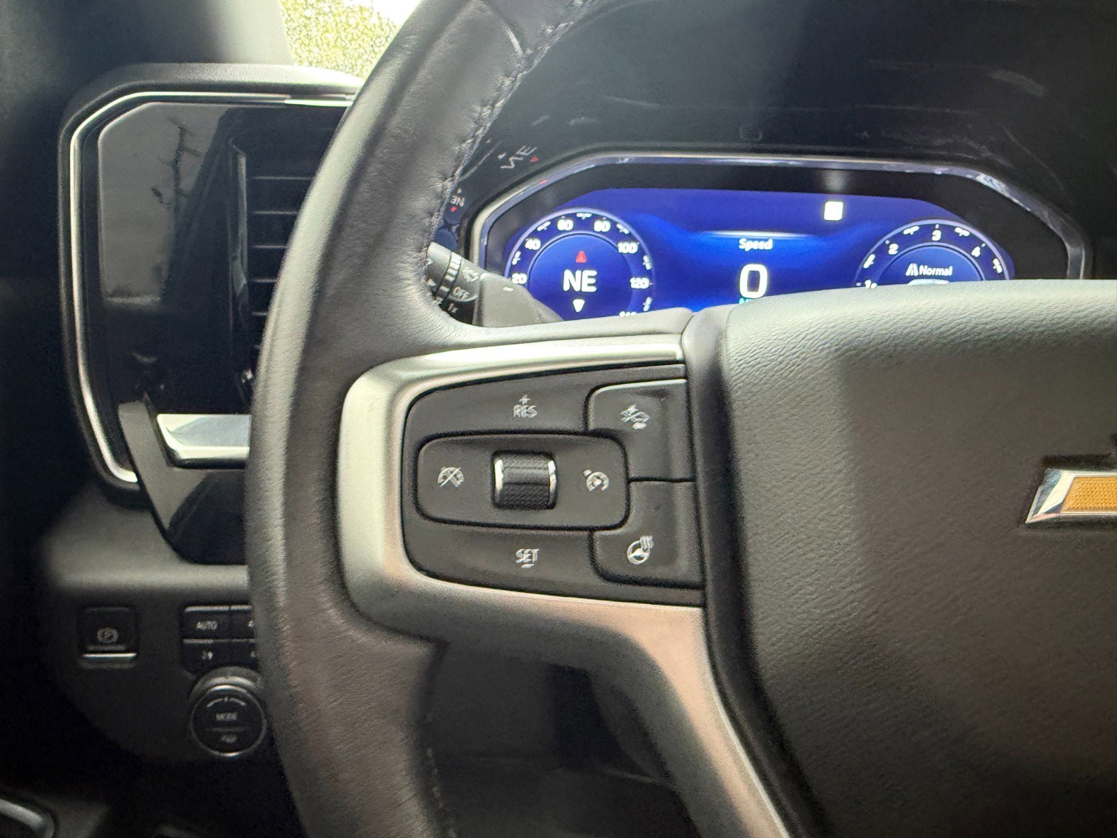 2022 Chevrolet Silverado 1500 LTZ - Photo 28