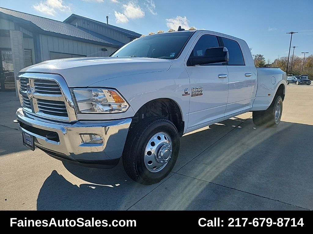 2015 Ram 3500 SLT photo 3