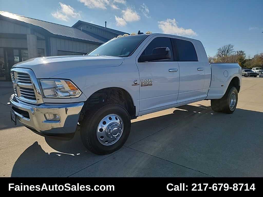2015 Ram 3500 SLT photo 4