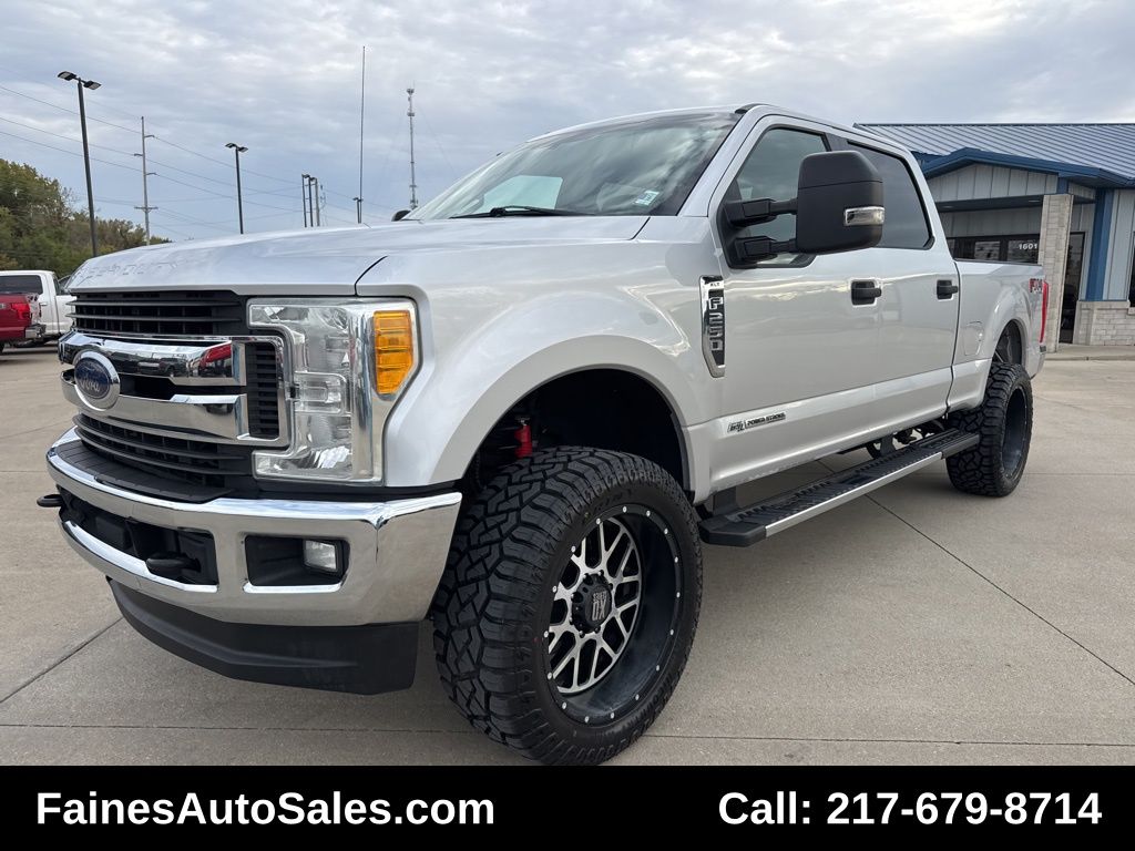 2017 Ford F-250 XLT photo 2