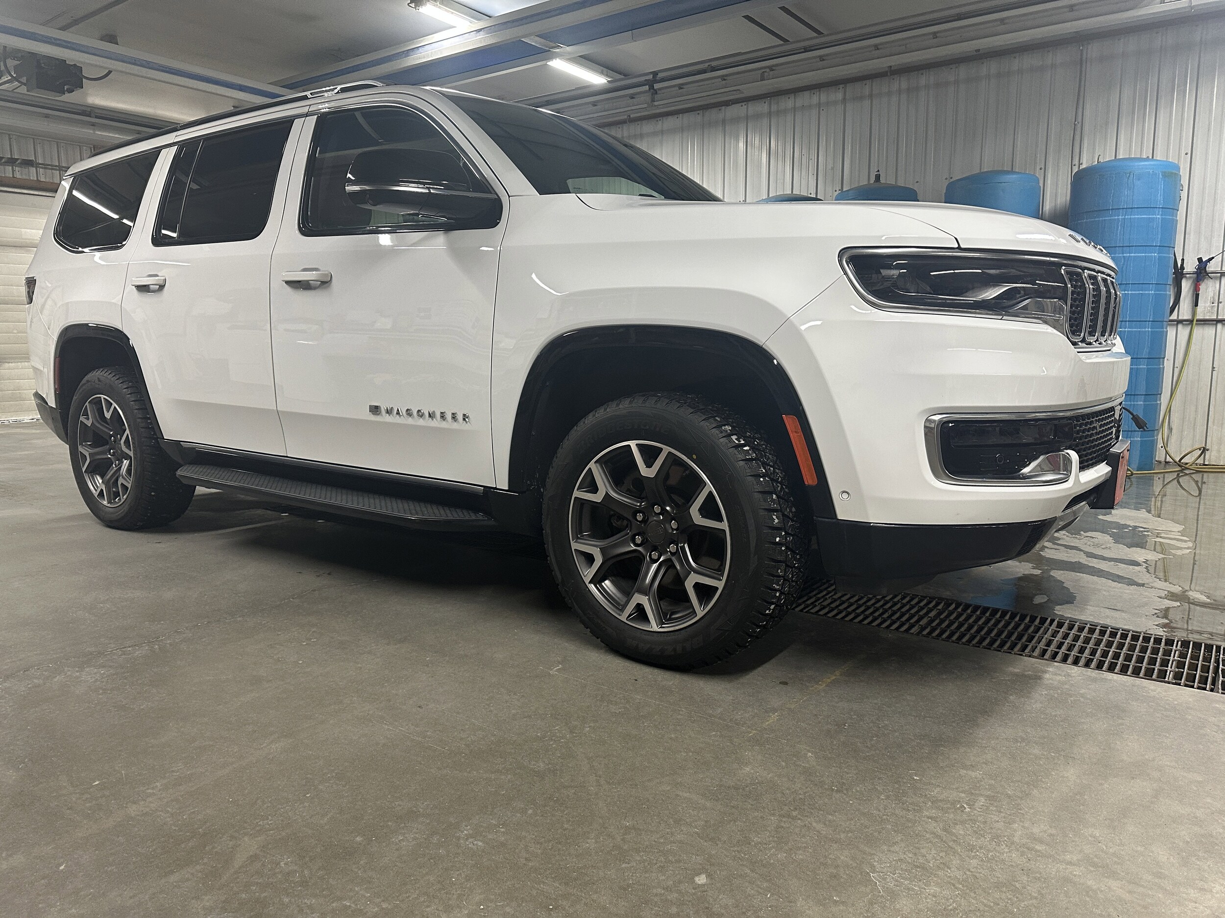 2023 Jeep Wagoneer Series III's photo