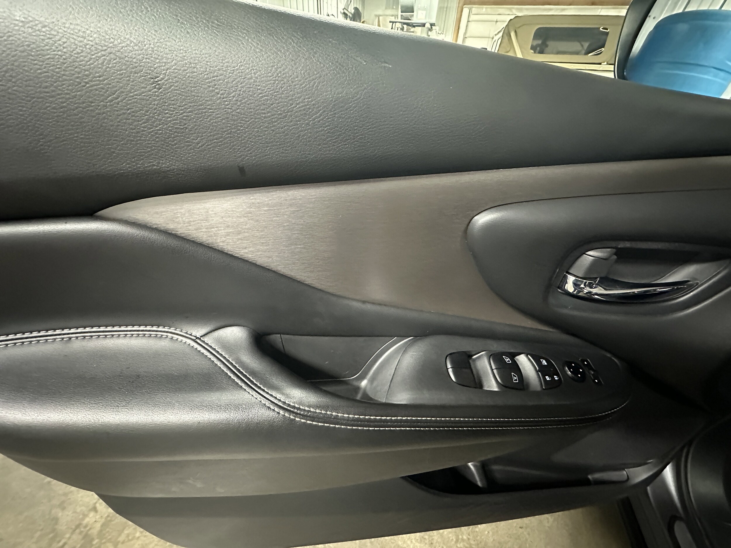 2023 Nissan Murano SV photo 3