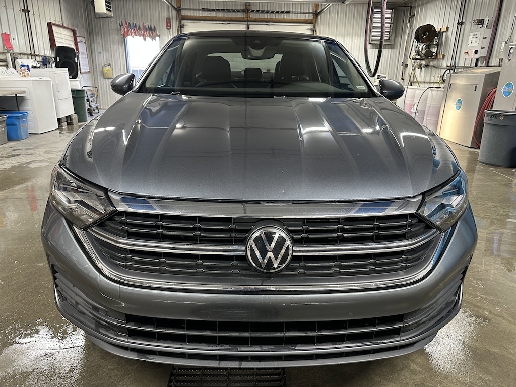 Used 2023 Volkswagen Jetta SE SE Auto