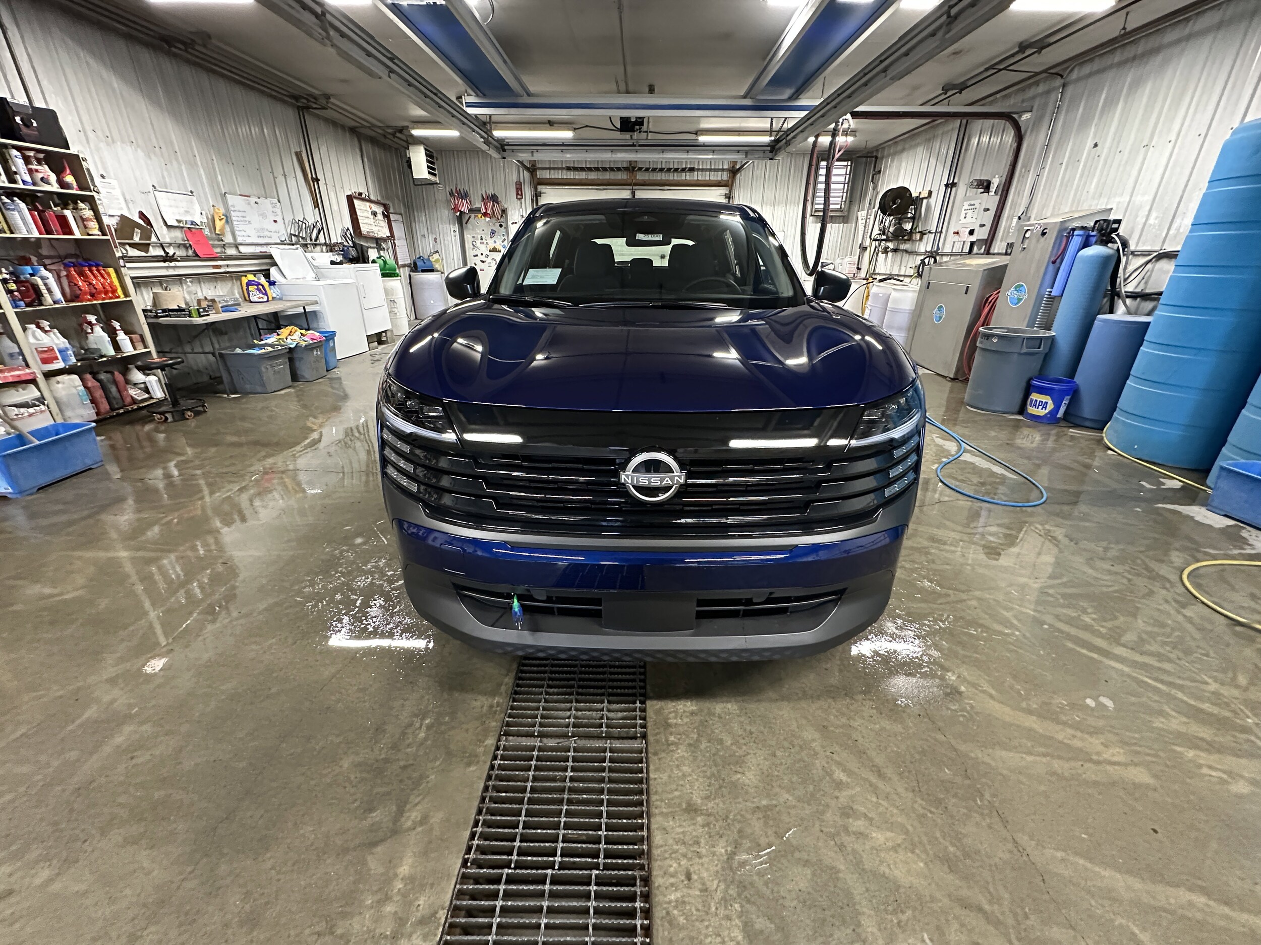 2025 Nissan Kicks S photo 2