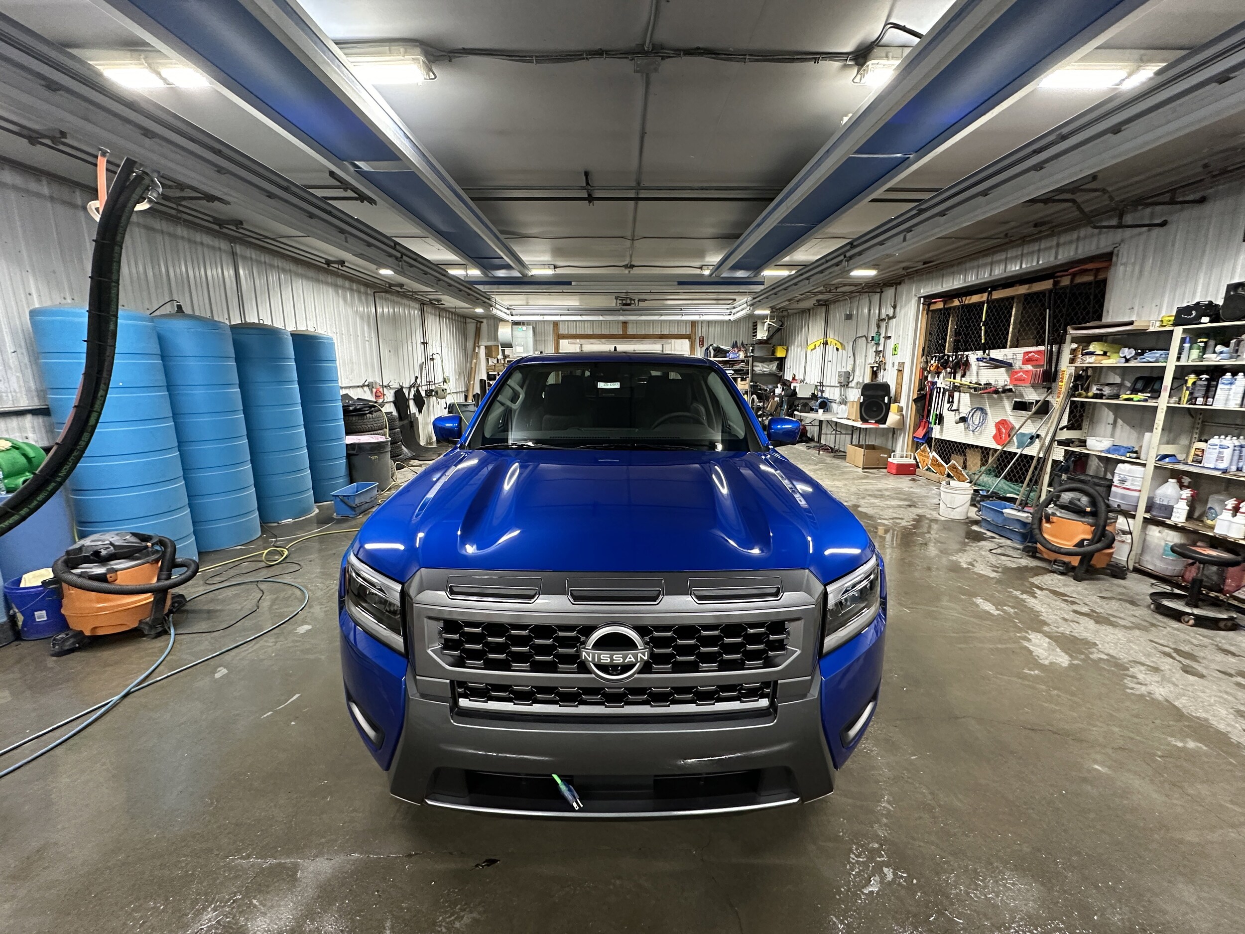 2025 Nissan Frontier SL photo 2