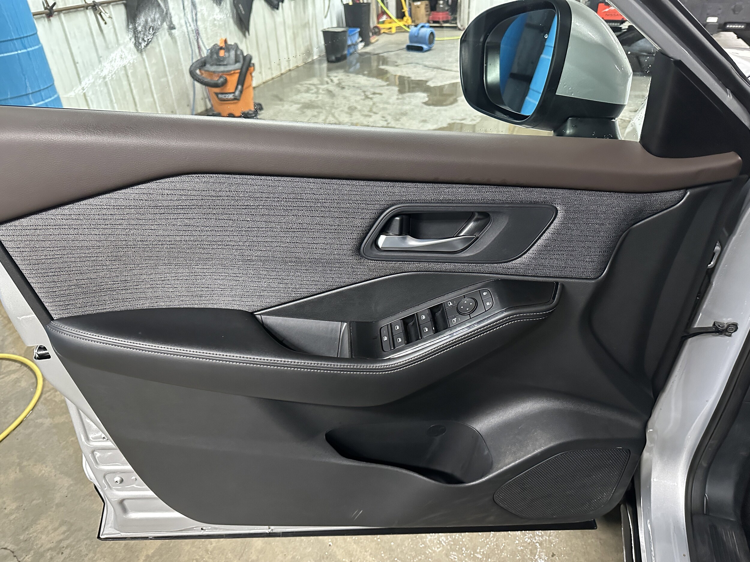 2023 Nissan Rogue SV photo 4