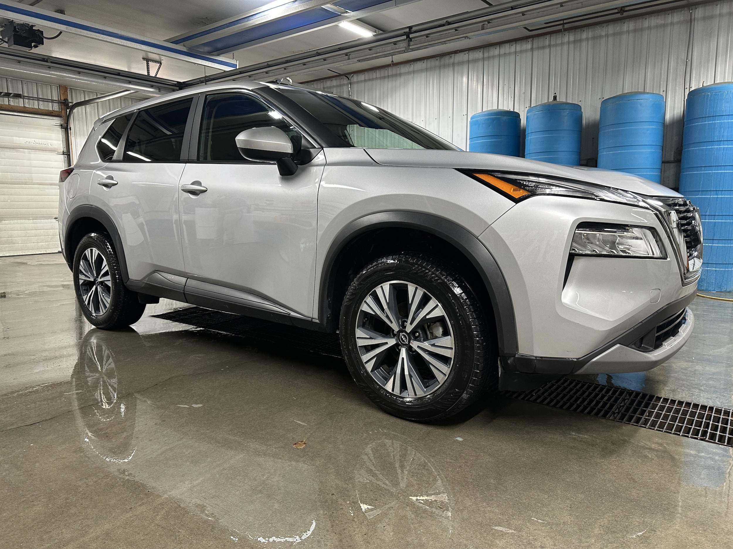 2023 Nissan Rogue SV's photo