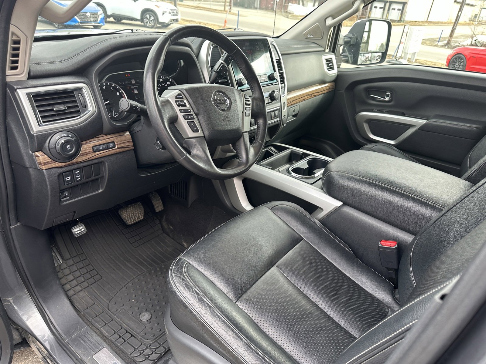 Image 5 of 2020 Nissan Titan SL 4x4 Crew Cab
