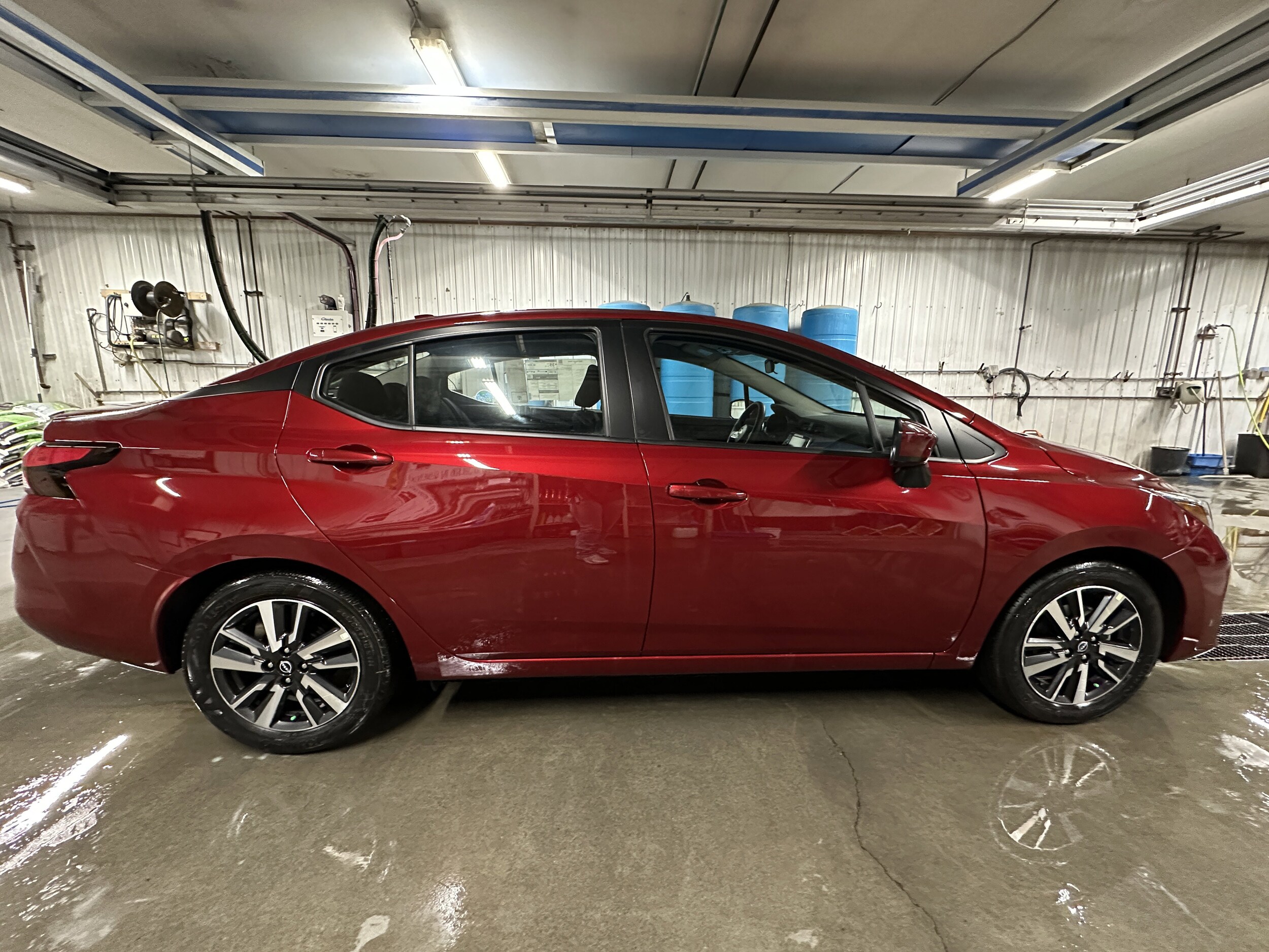 2025 Nissan Versa Sedan SV - Photo 17