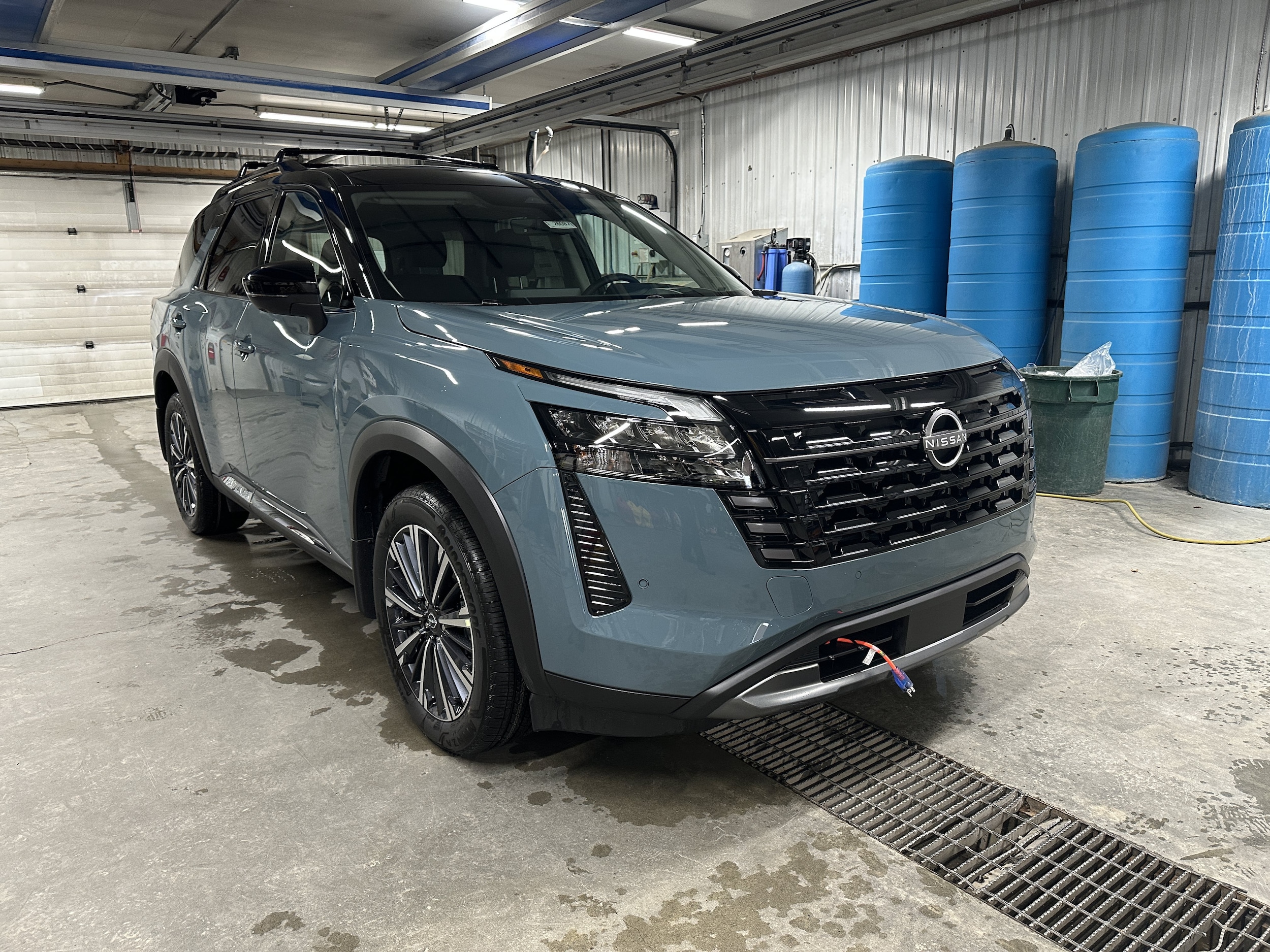 2026 Nissan Pathfinder Platinum 4WD's photo