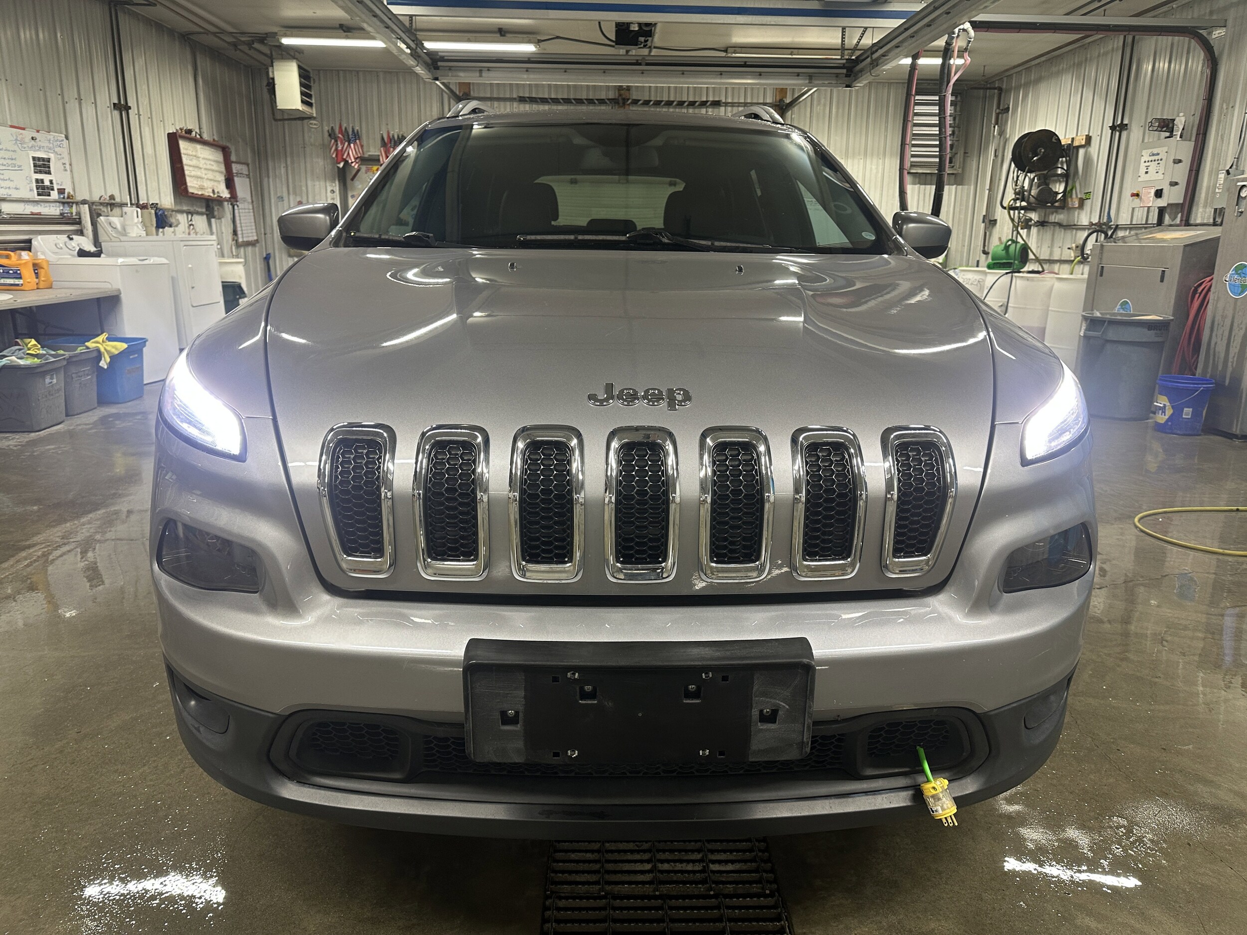 Used 2018 Jeep Cherokee Latitude Plus with VIN 1C4PJMLX3JD549035 for sale in Fairbanks, AK