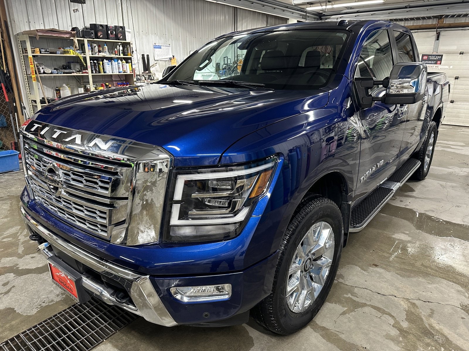 Image 3 of 2020 Nissan Titan SL 4x4 Crew Cab