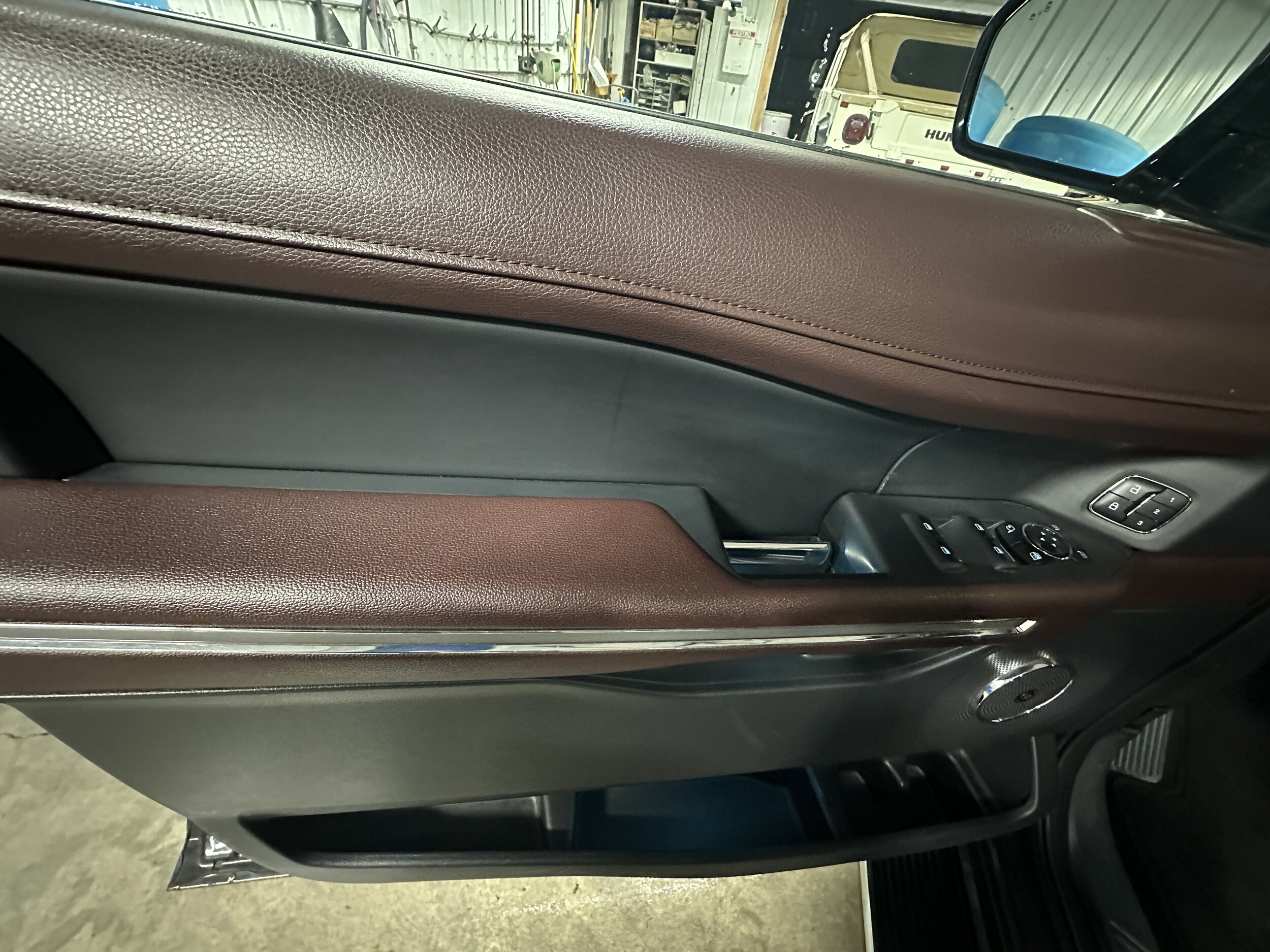 2023 Ford Expedition Limited photo 3