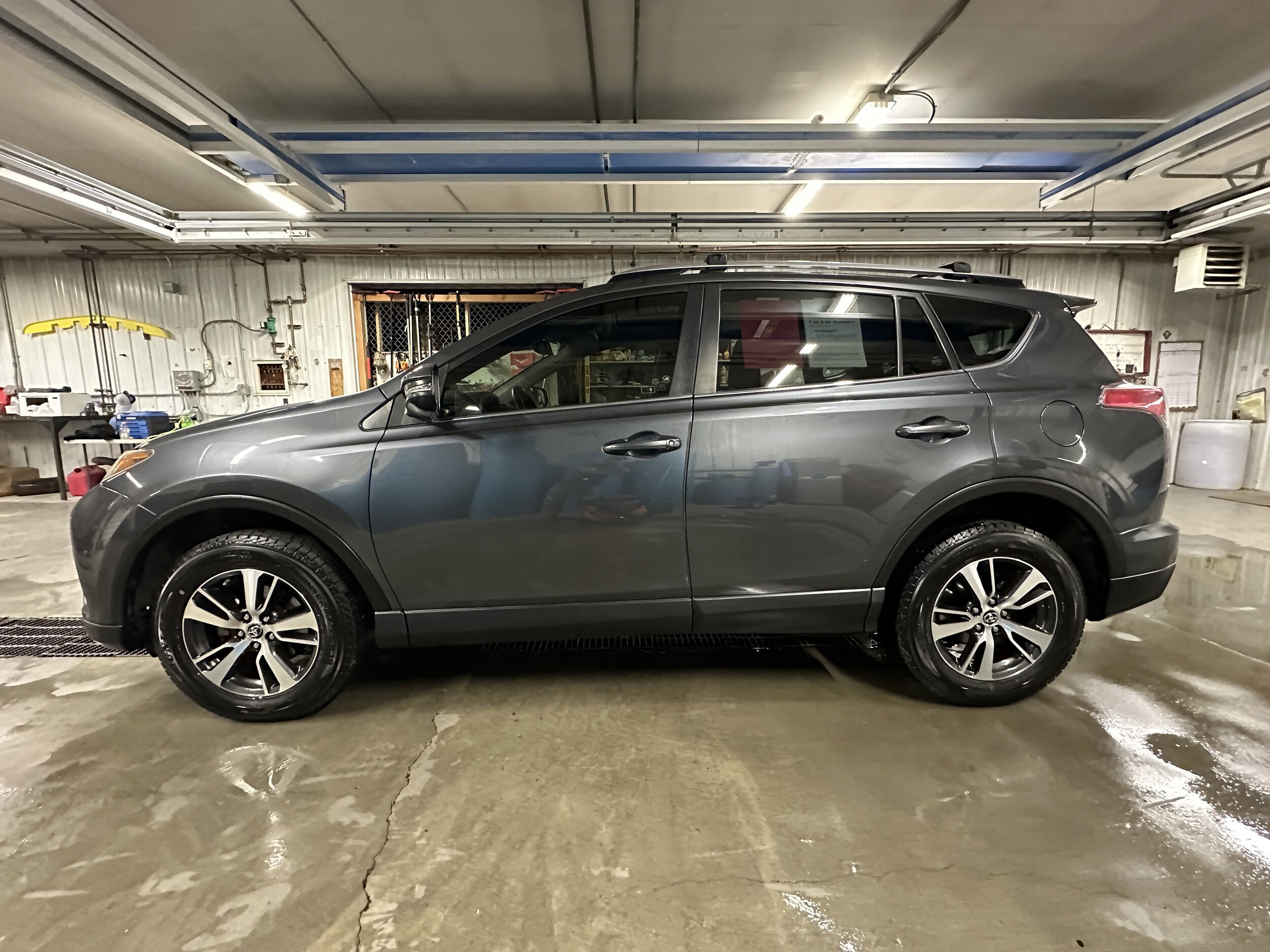 Image 10 of 2018 Toyota RAV4