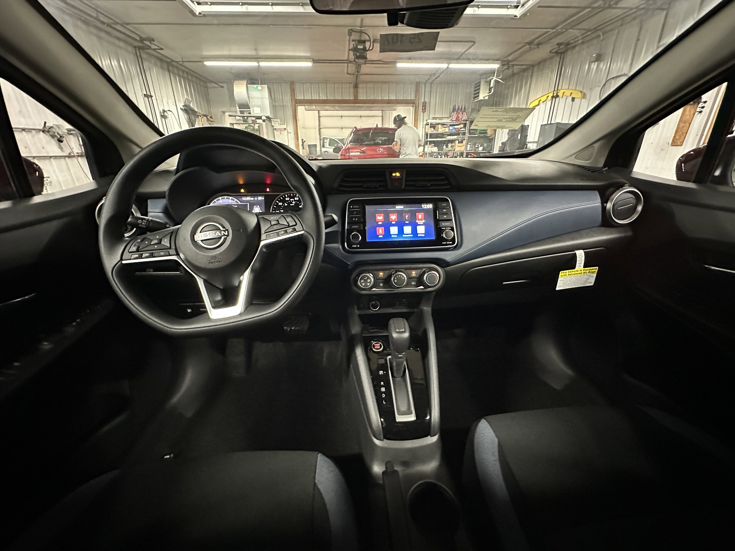 2025 Nissan Versa Sedan SV - Photo 9