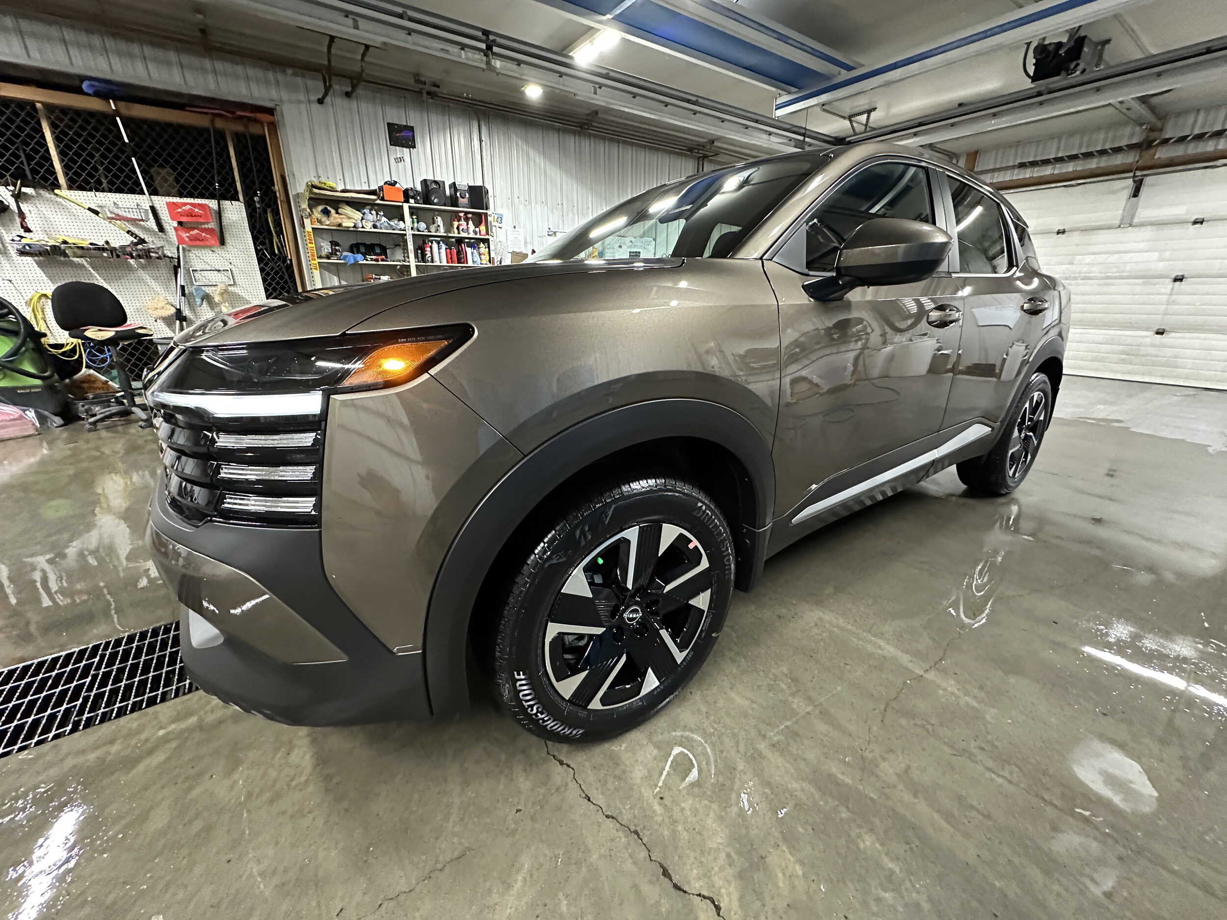 2025 Nissan Kicks SV photo 3