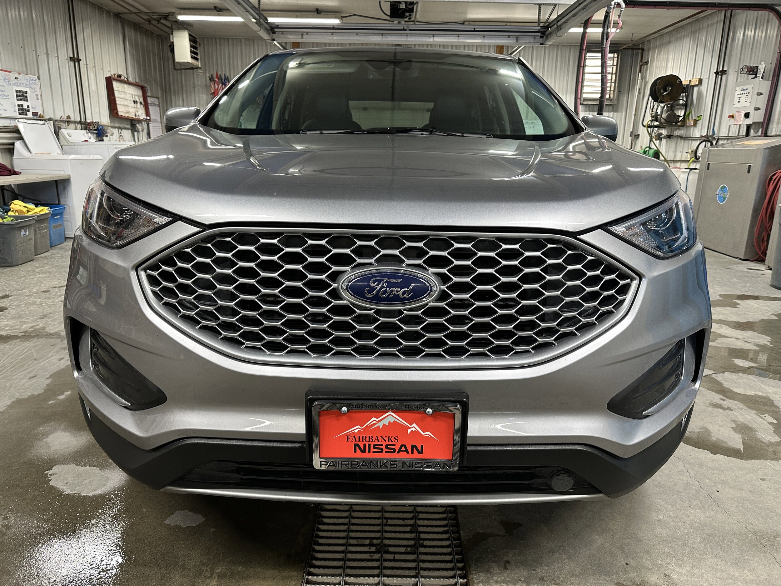 2024 Ford Edge SEL photo 2