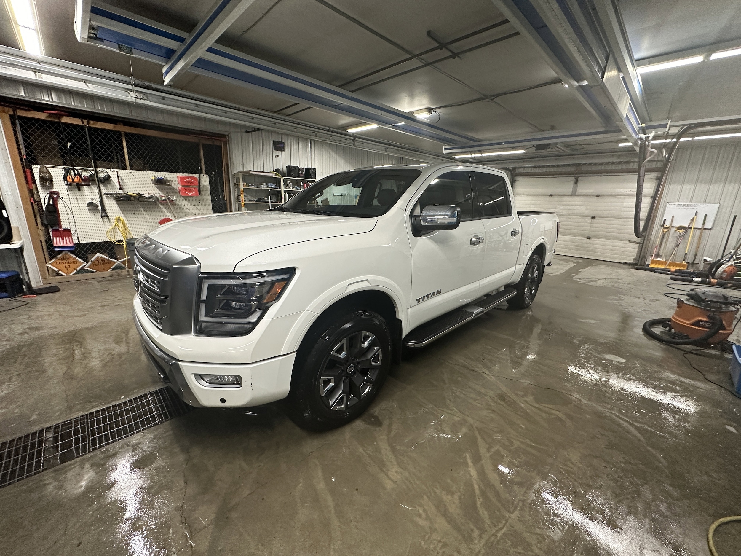Image 3 of 2022 Nissan Titan Platinum Reserve 4x4 Crew Cab