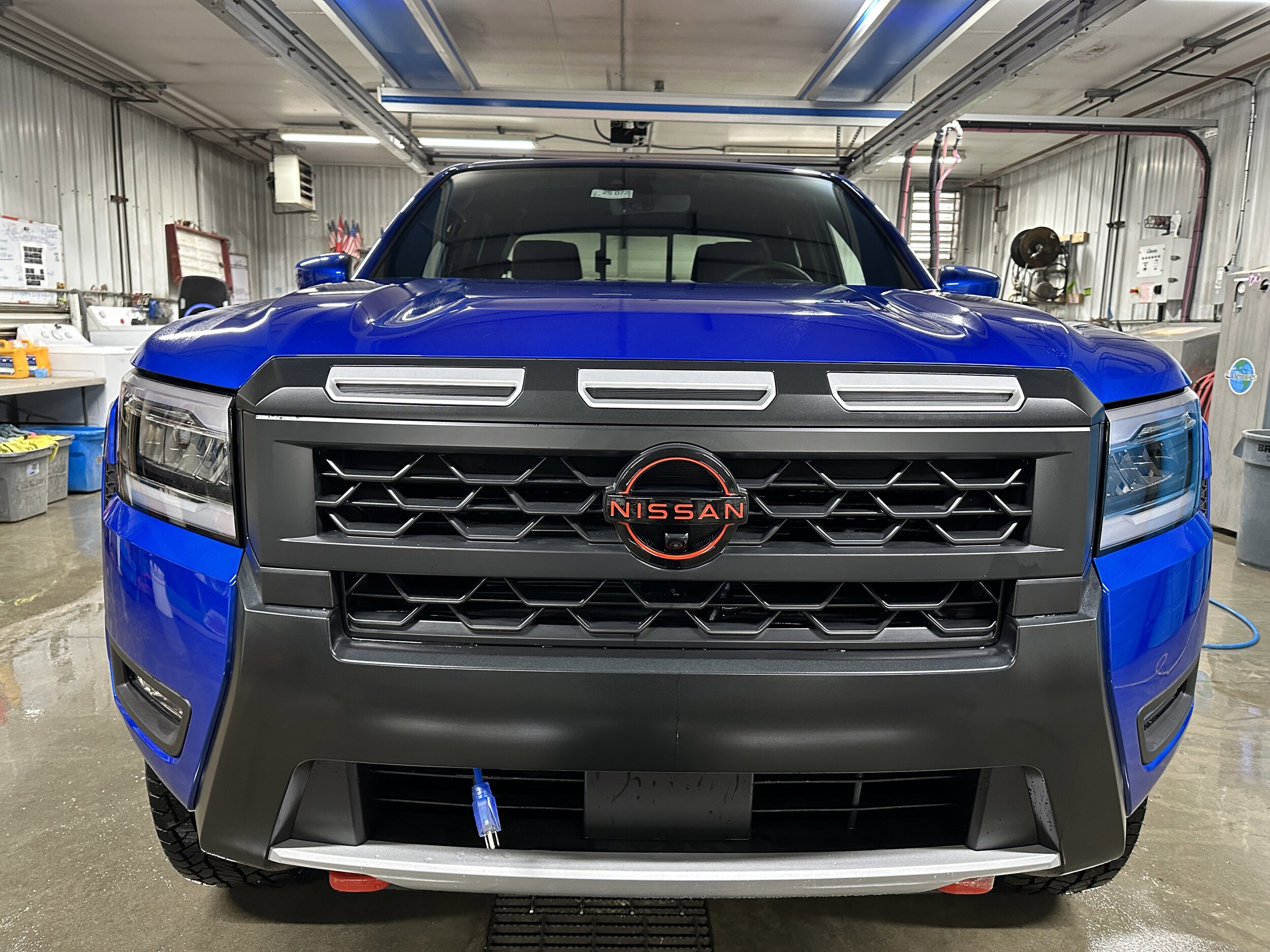 2025 Nissan Frontier PRO-4X photo 2