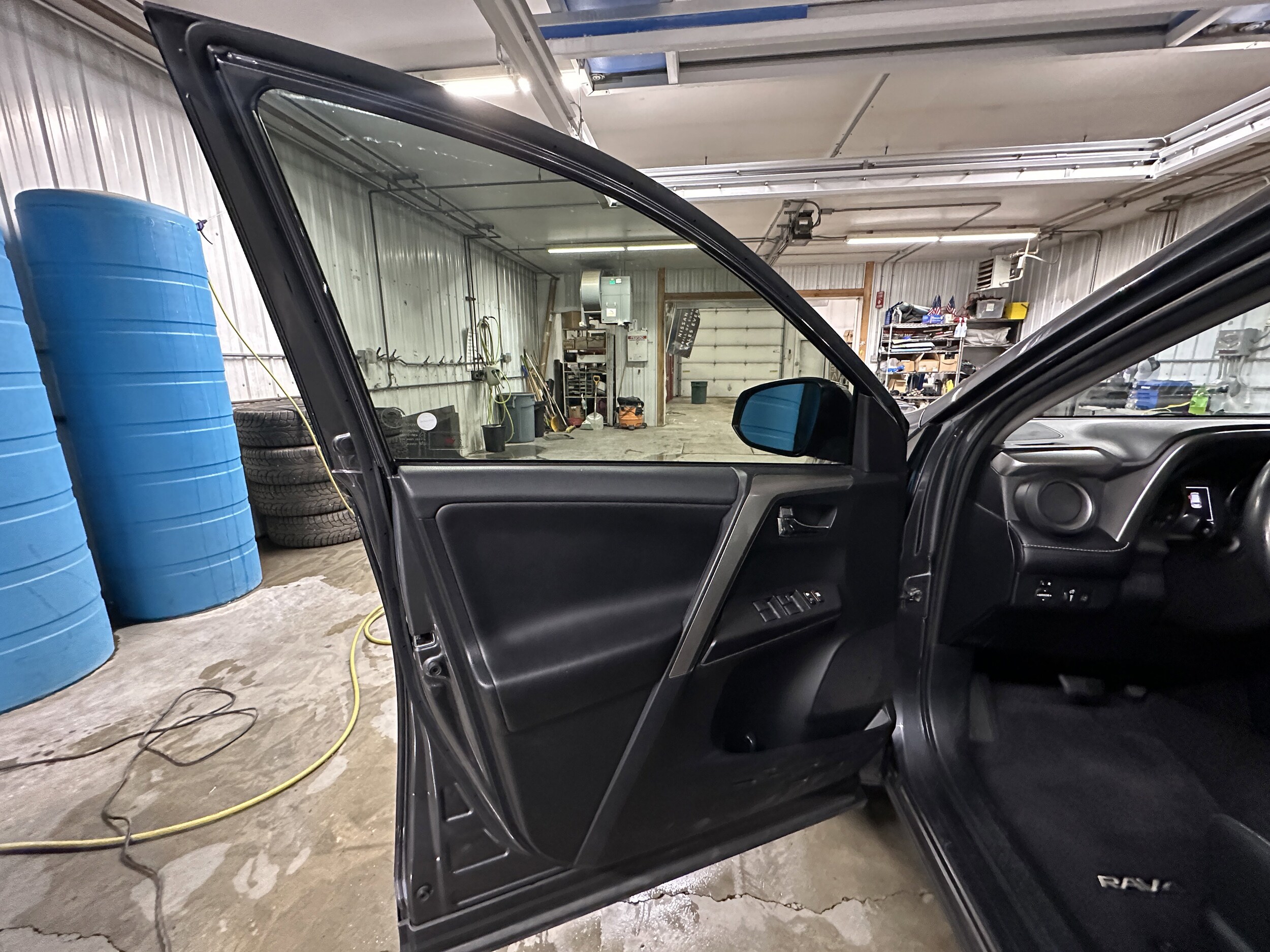 Image 4 of 2018 Toyota RAV4