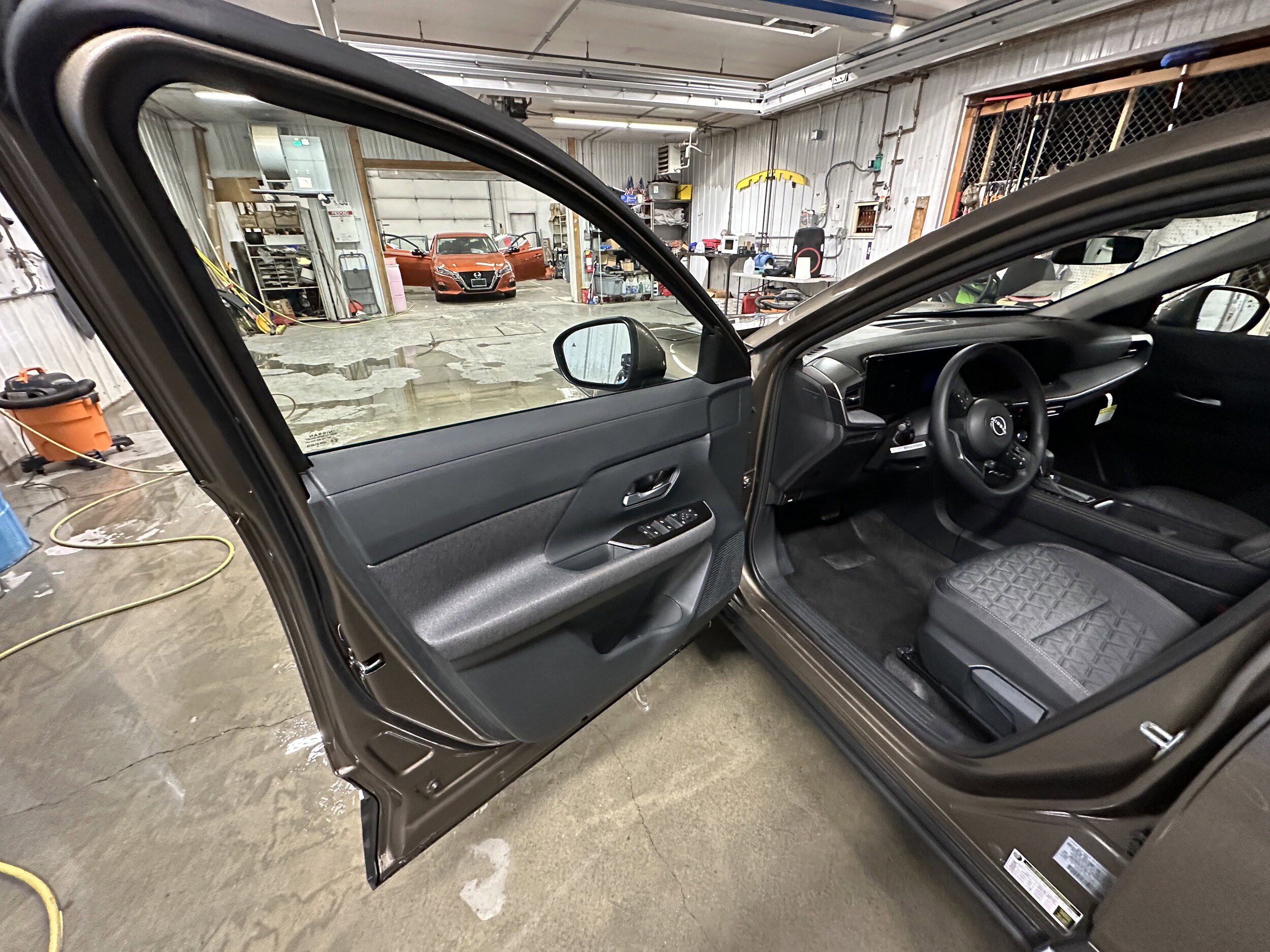 2025 Nissan Kicks SV photo 4