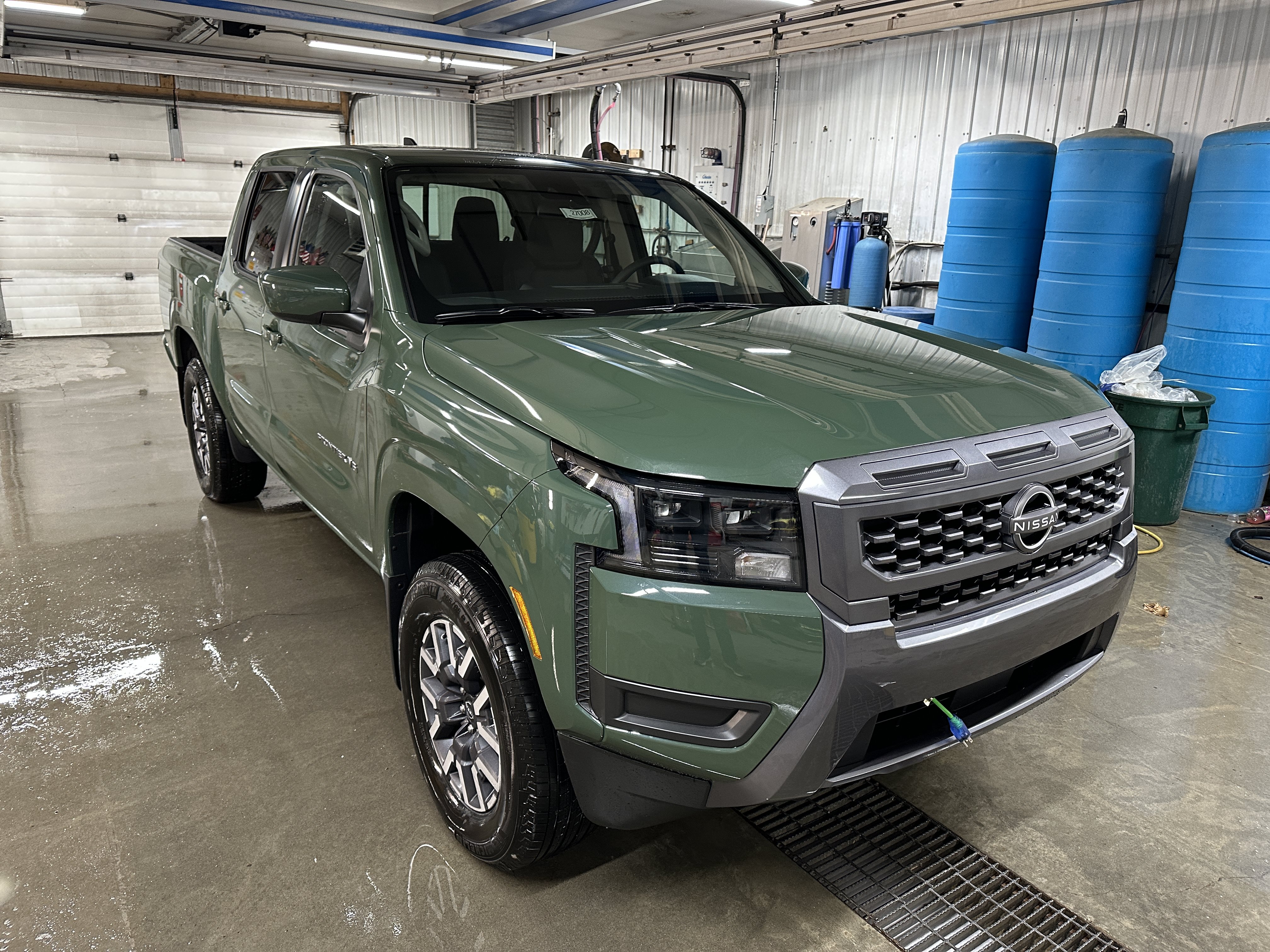 2027 Nissan Frontier Crew Cab 4x4 SV 