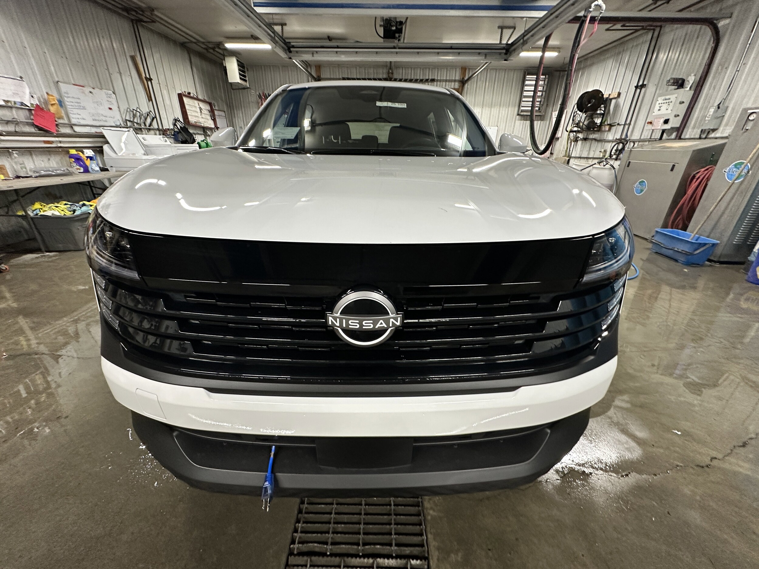 2025 Nissan Kicks SV photo 2