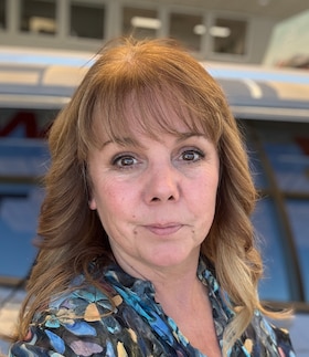 Staff member Debbie Currence from ID_d2fb2627f4da
